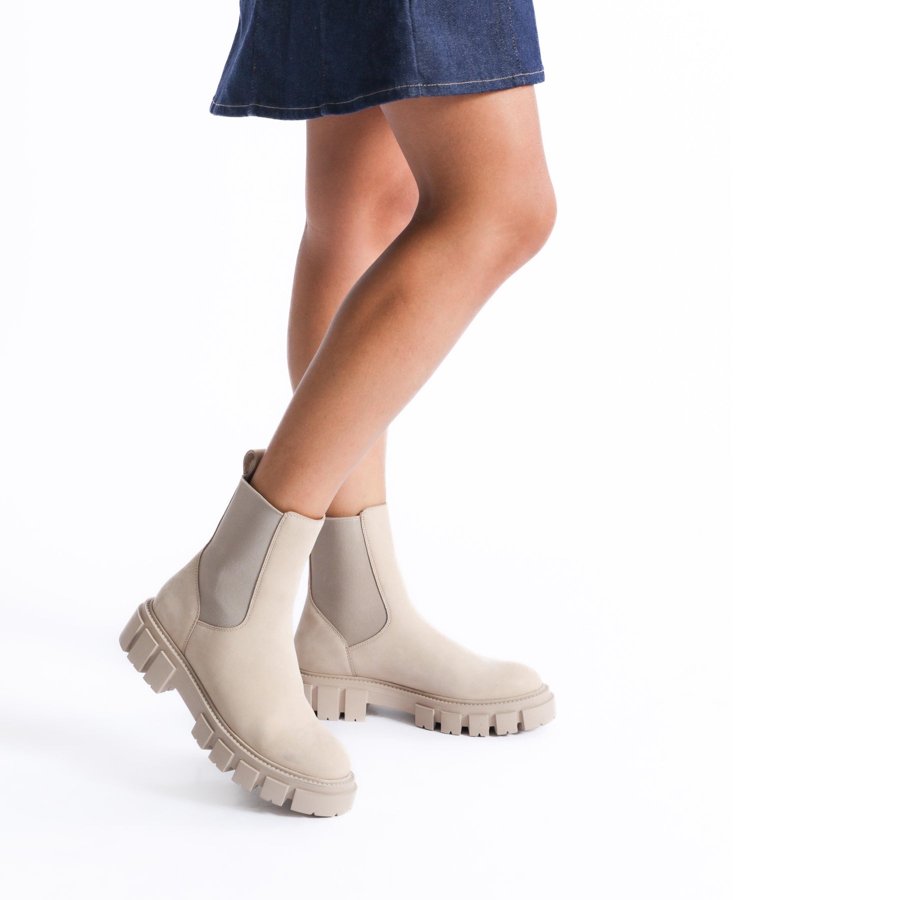 FEAT LEATHER ANKLE BOOTS