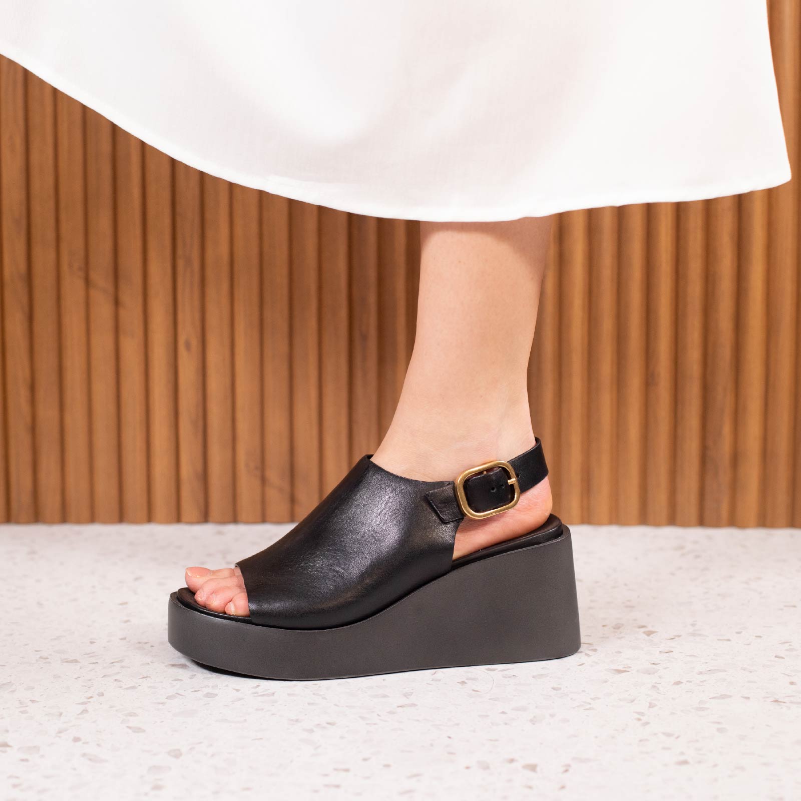 EOS Footwear - ARIANI
#color_black