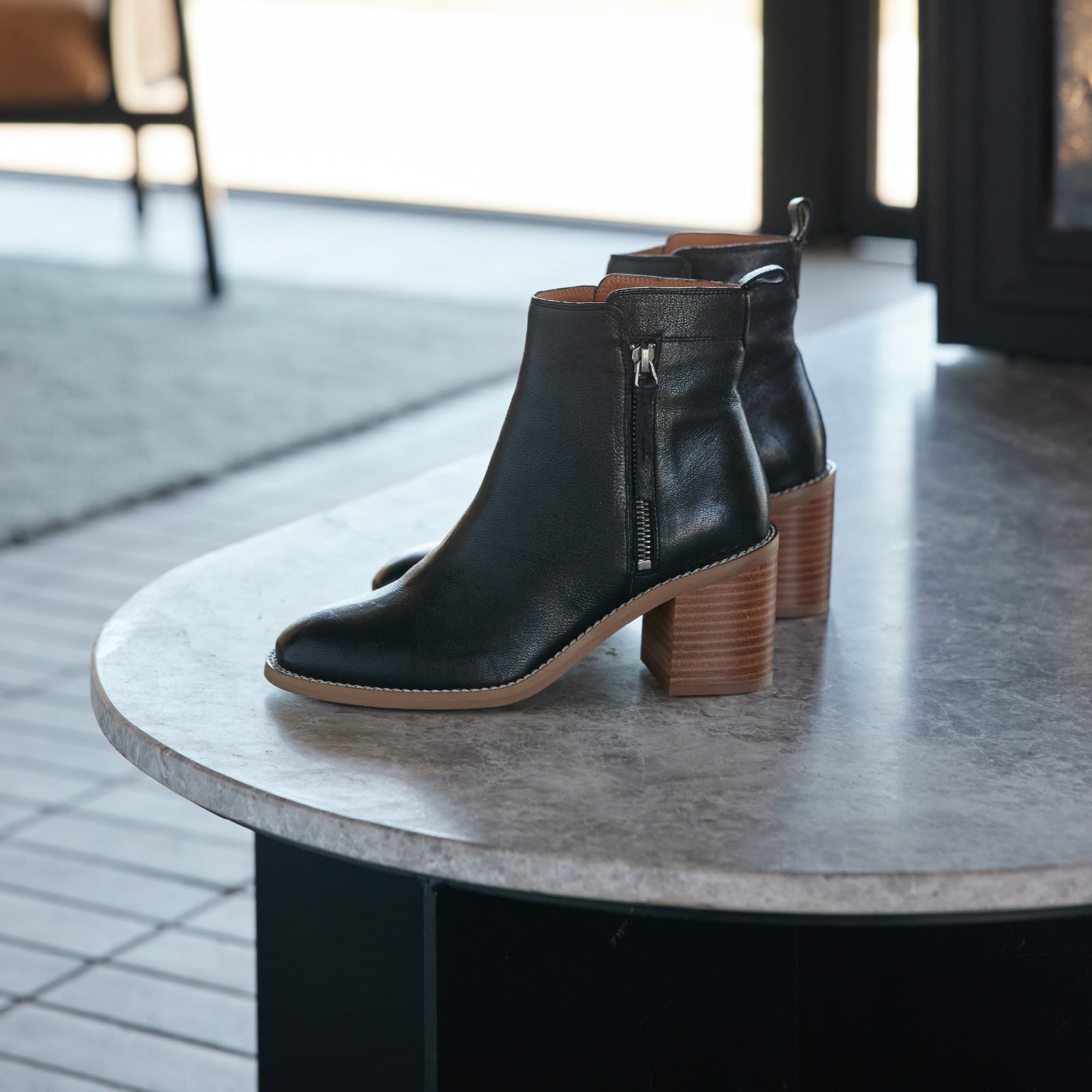 EOS Footwear - Charity
#color_nero
