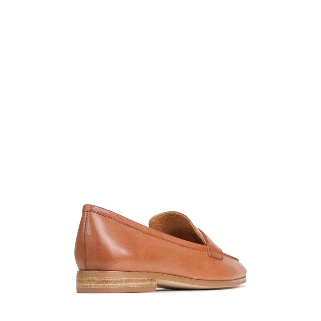 EOS Footwear #color_Brandy
