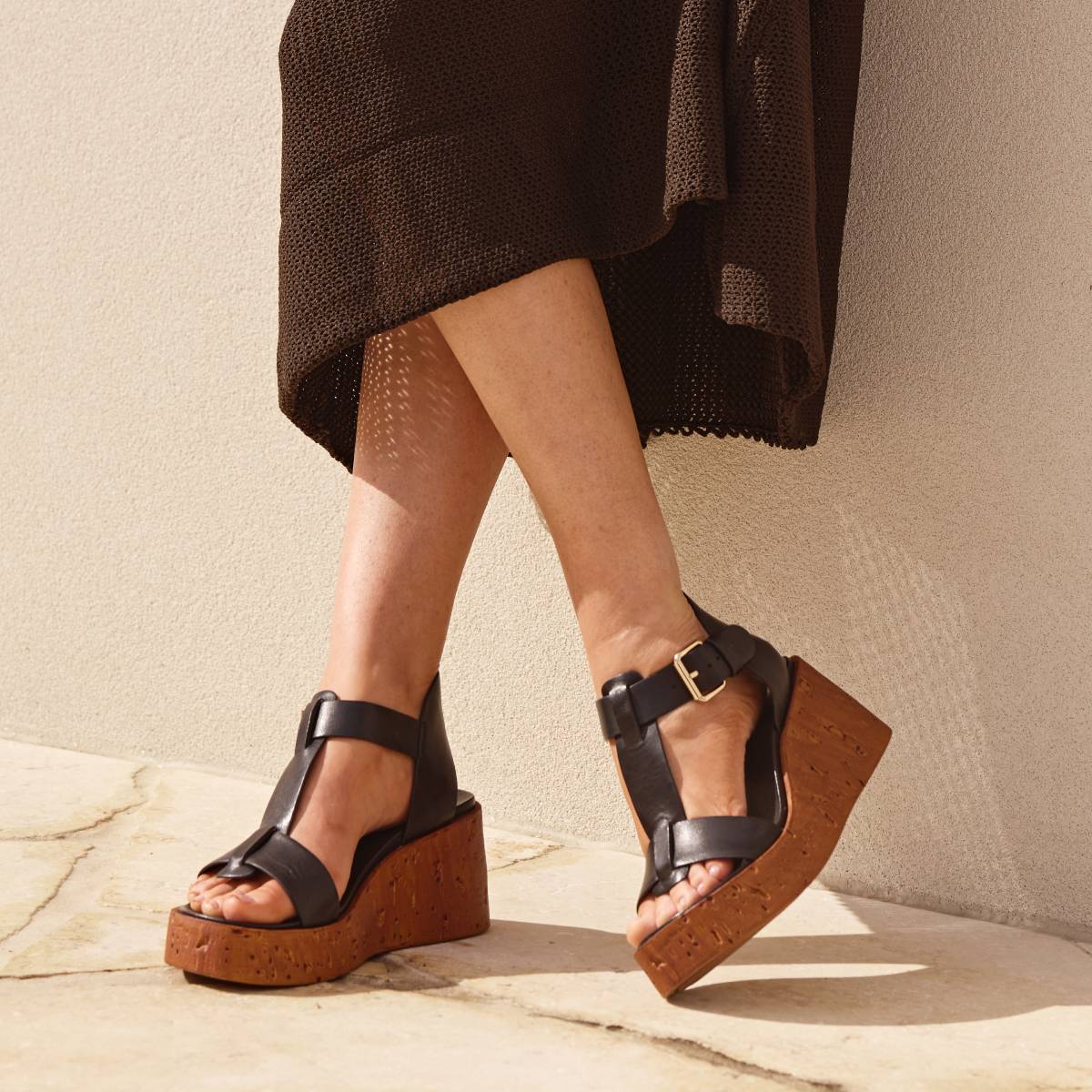 EOS Footwear Cariani Leather Wedge in Black
#Color_Black