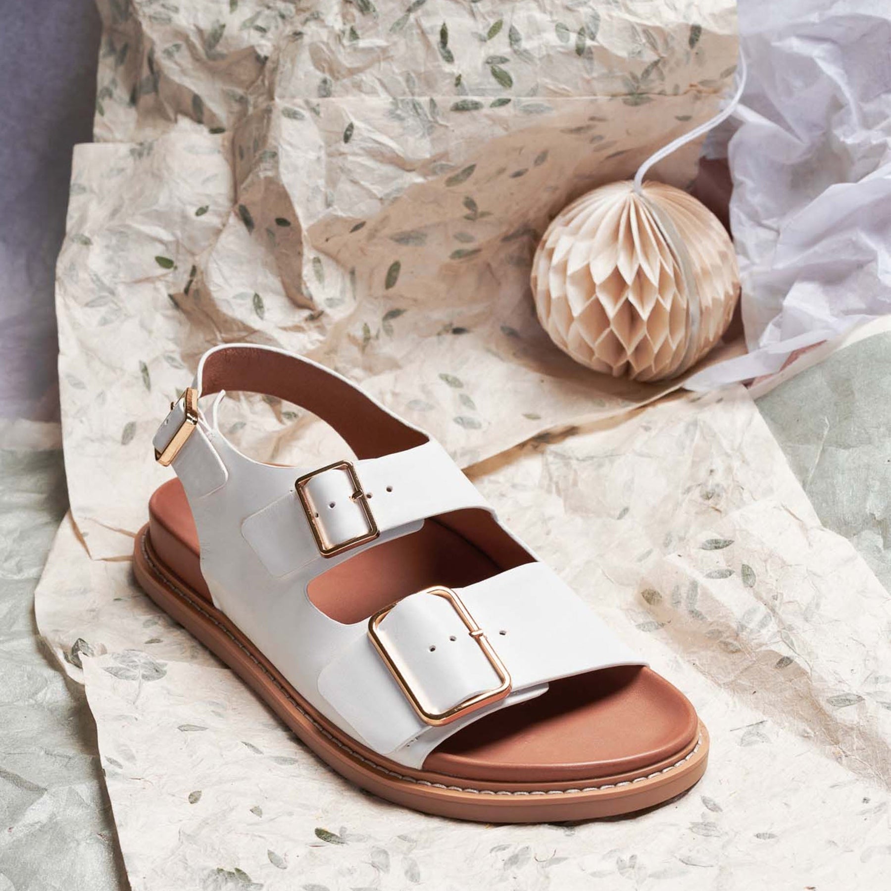 EOS Footwear #color_white
