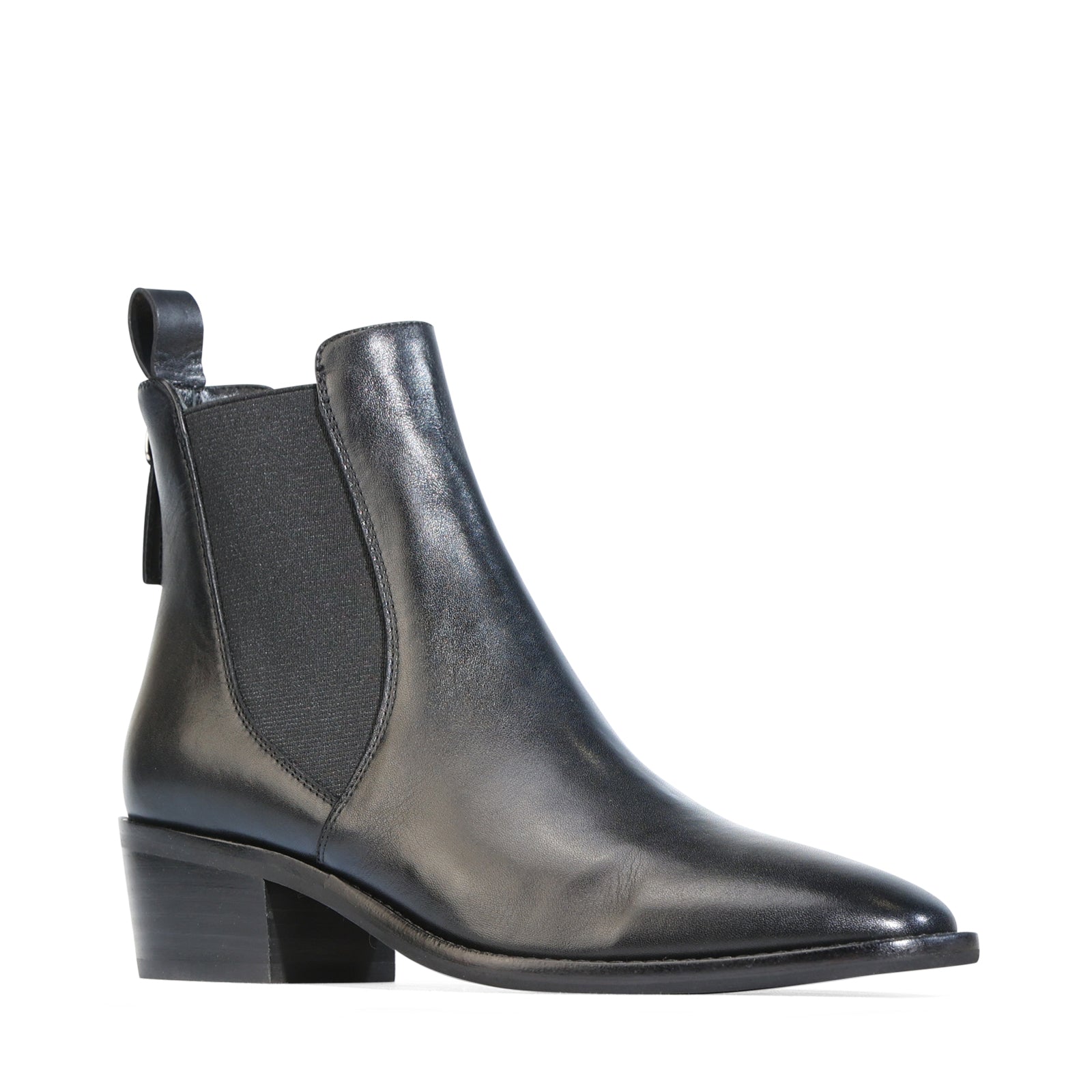 EOS Footwear - ILA
#color_black