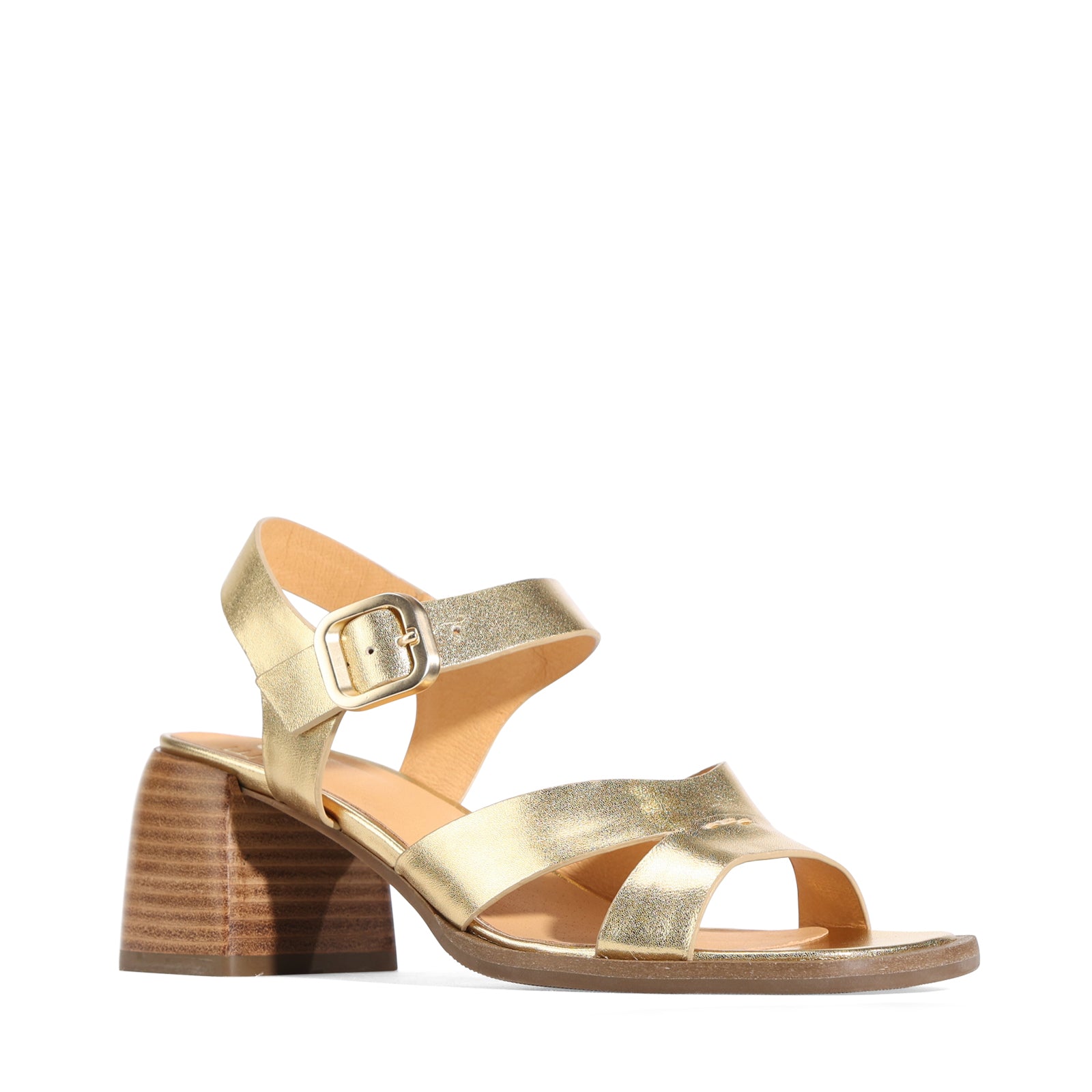 EOS Footwear - ISOKEN
#Color_champagne