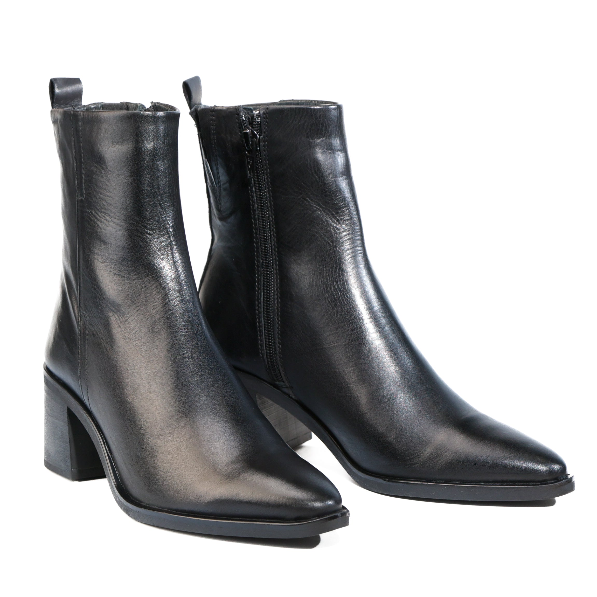 EOS Footwear - JONIER
#color_black