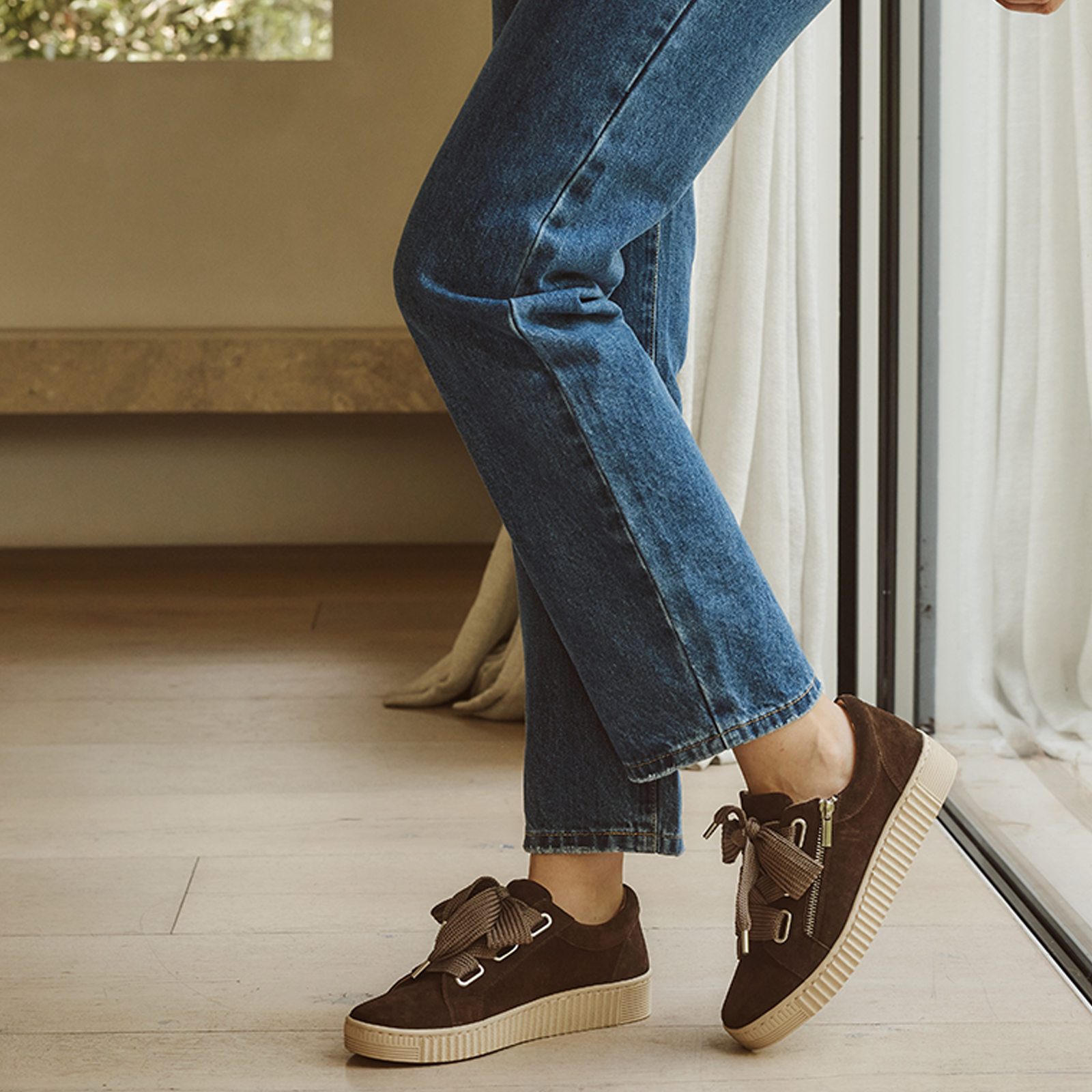 JOVI Classic - EOS Footwear - Sneakers #color_chestnut-suede