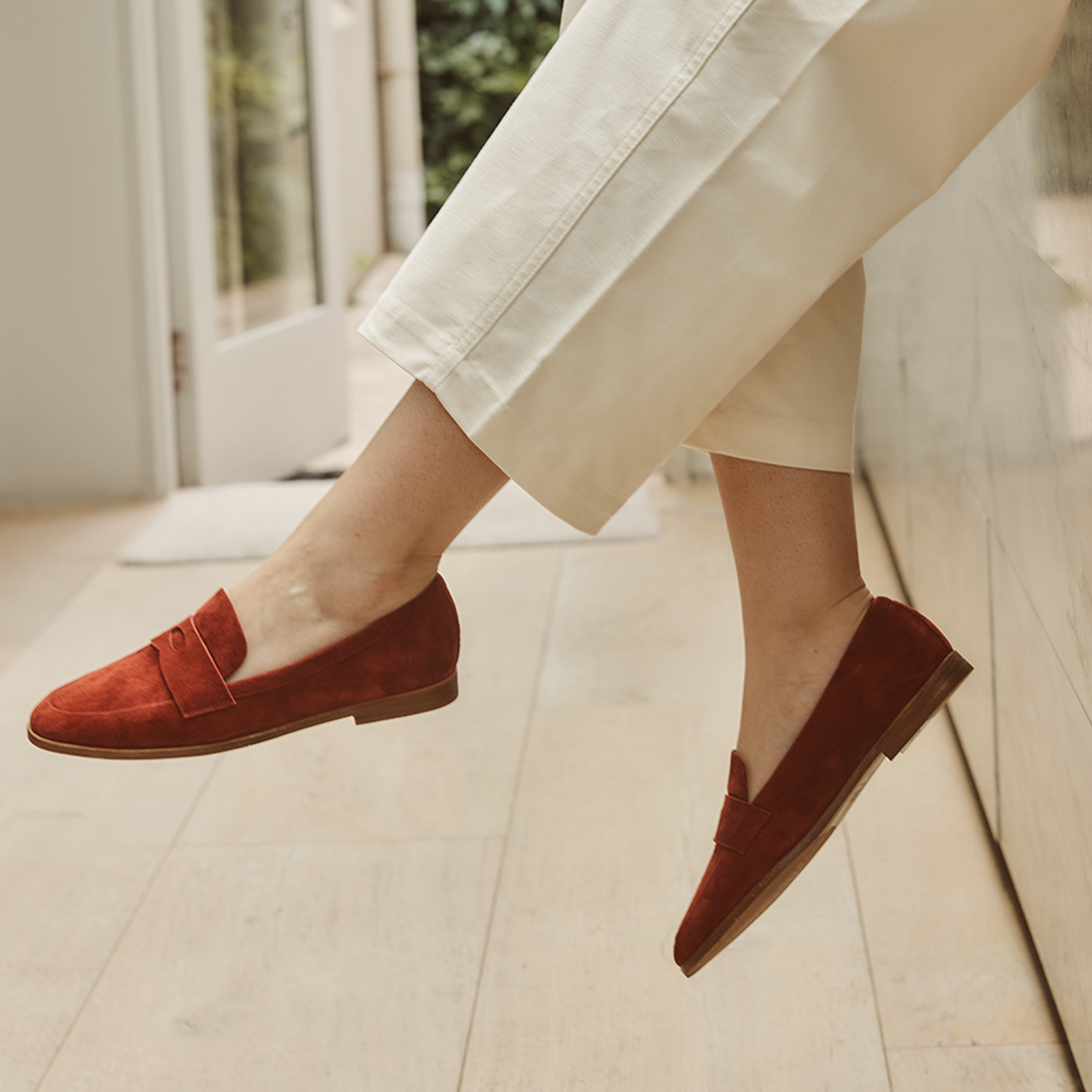 EOS Footwear - Oval
#color_brick-kidsuede