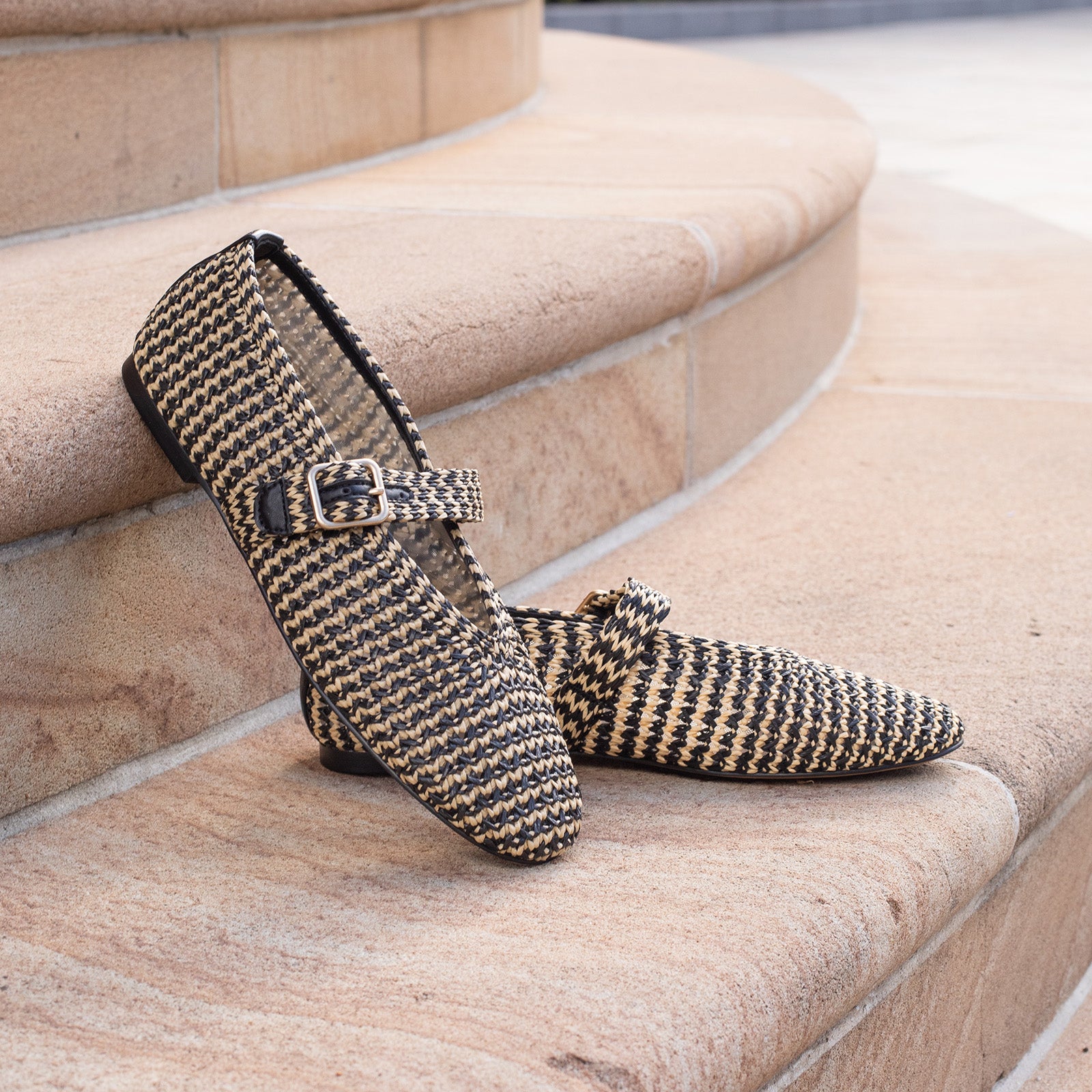 EOS Footwear - SANTALUM
#color_black