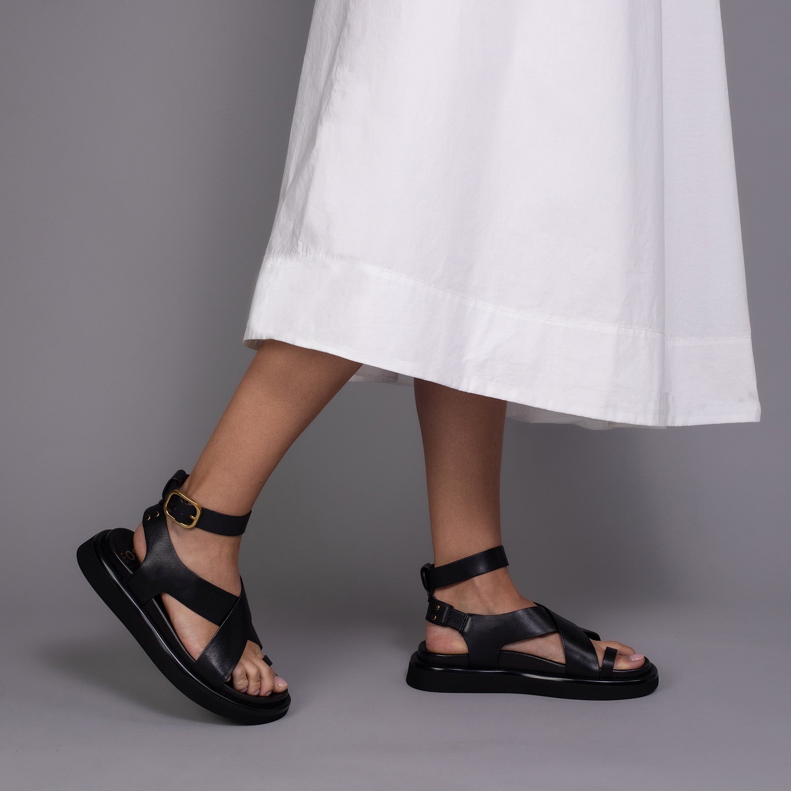 EOS Footwear - SLAYING
#color_black