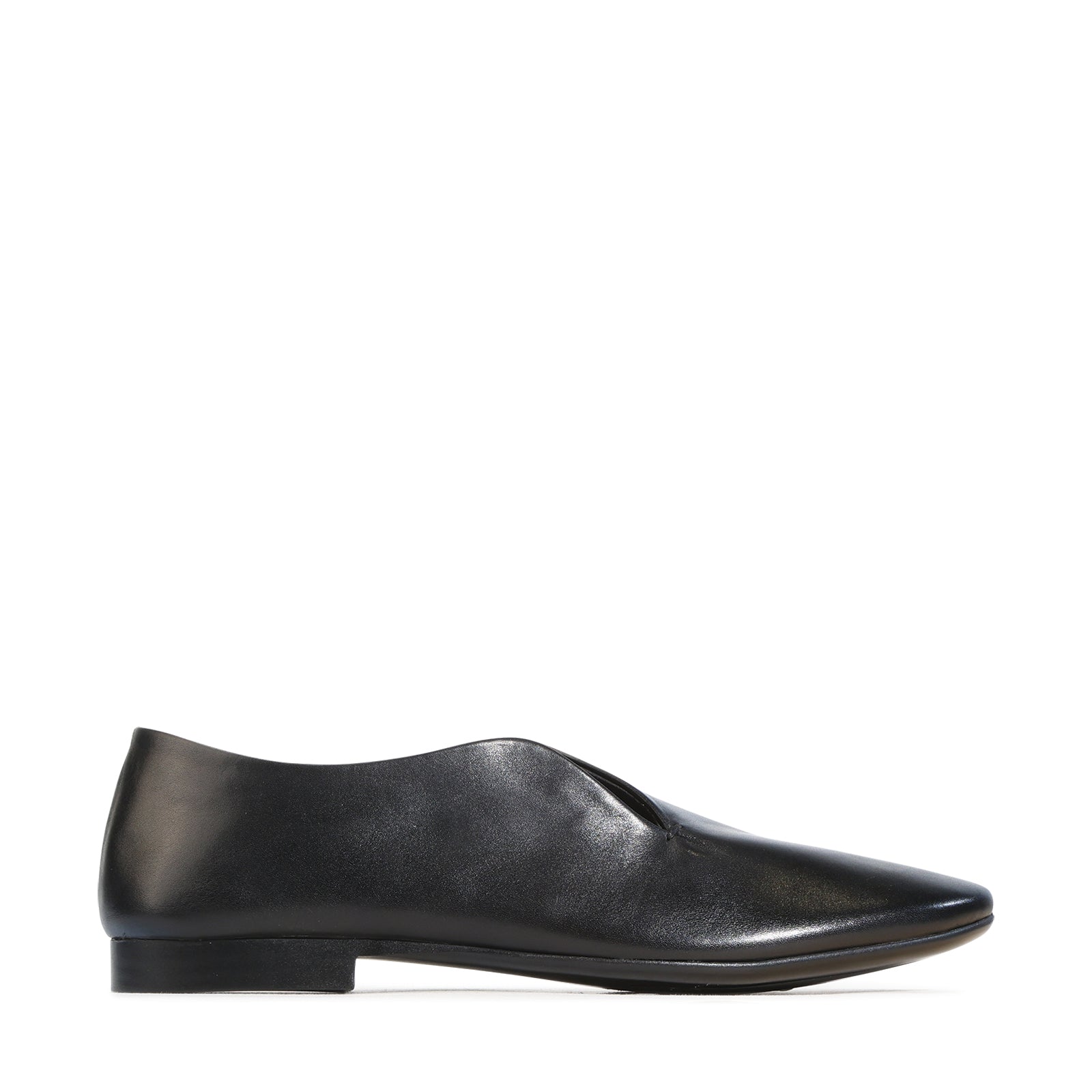 EOS Footwear Tenara Leather Flat in black
#Color_black