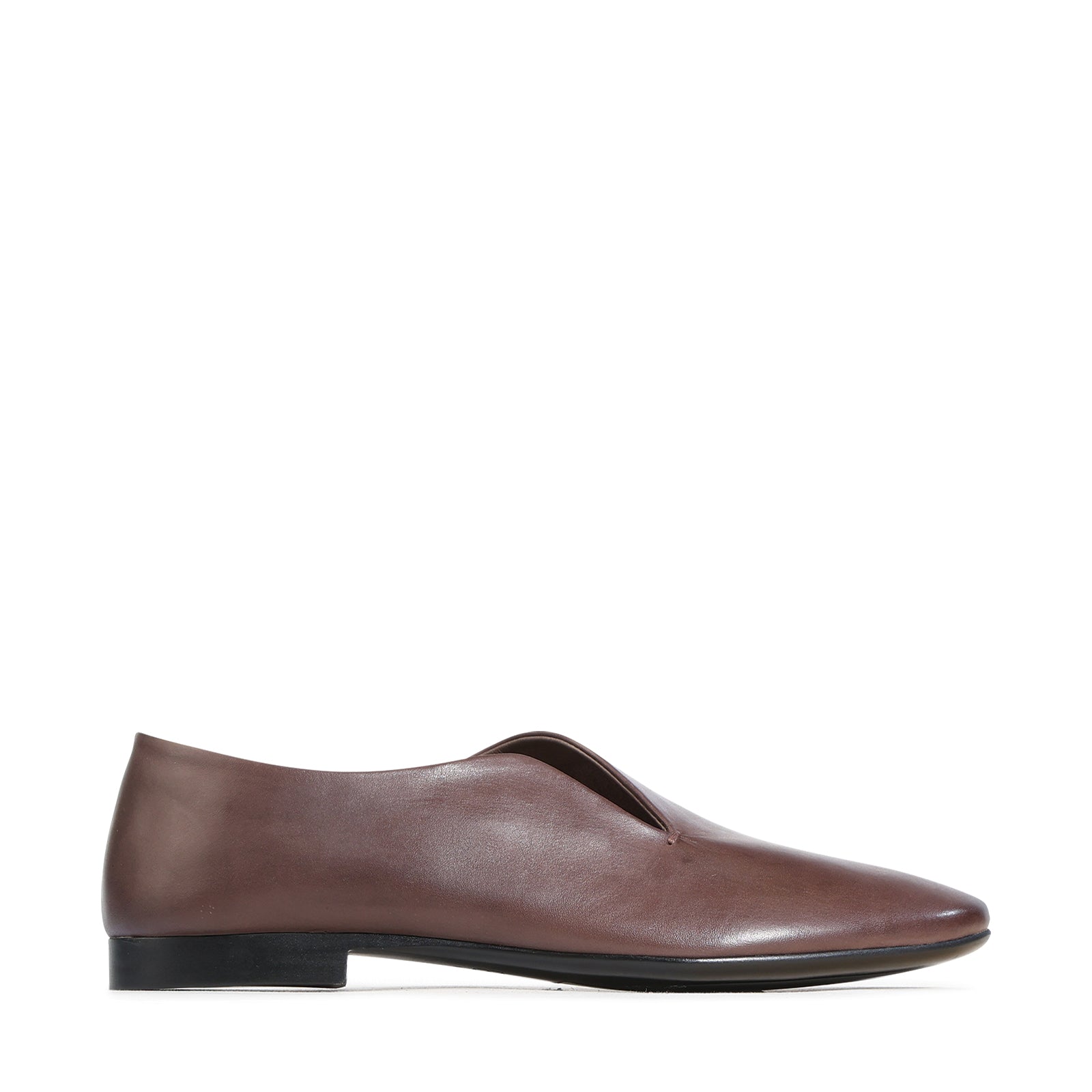 EOS Footwear Tenara Leather Flat in chestnut
#Color_chestnut