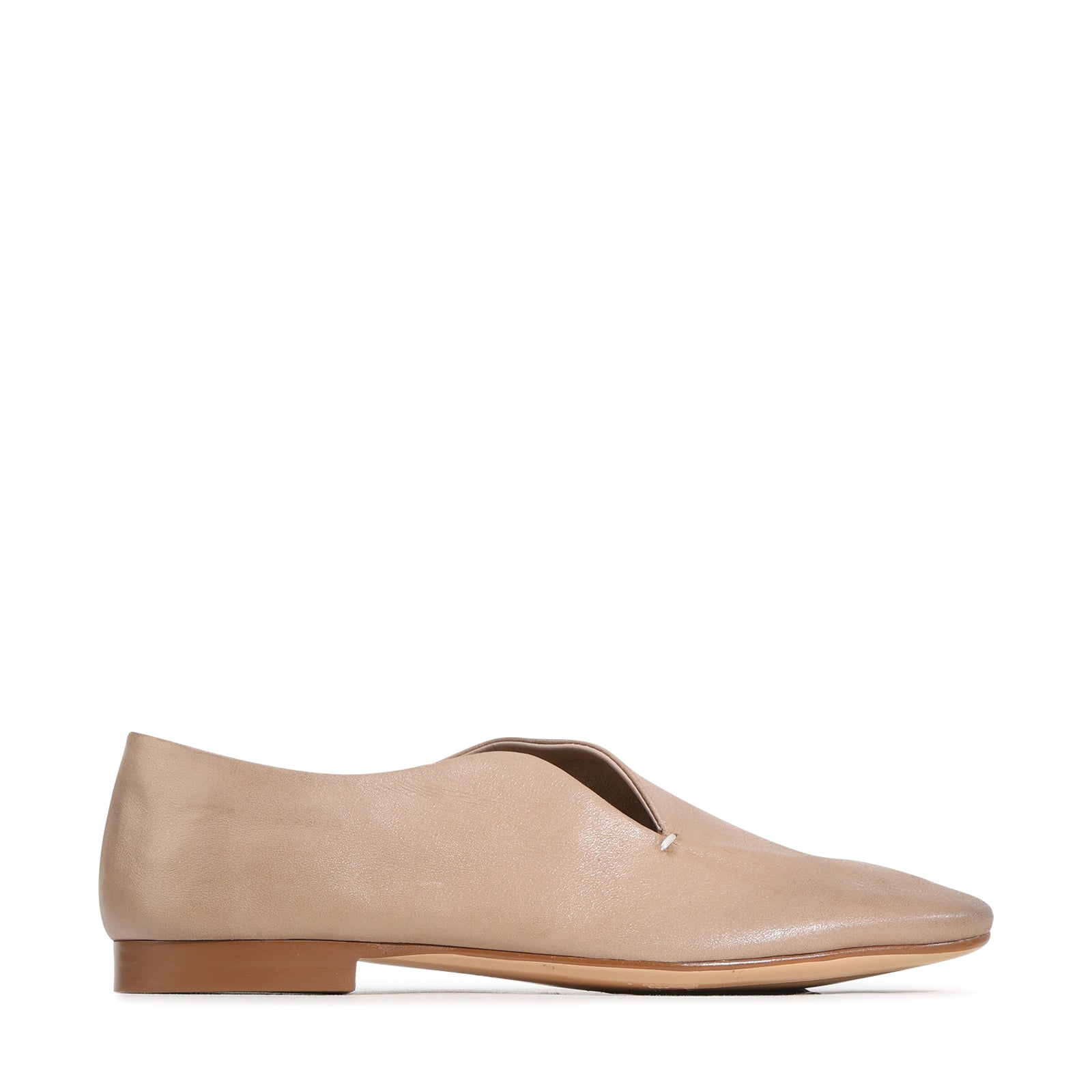 EOS Footwear Tenara Leather Flat in taupe
#Color_taupe