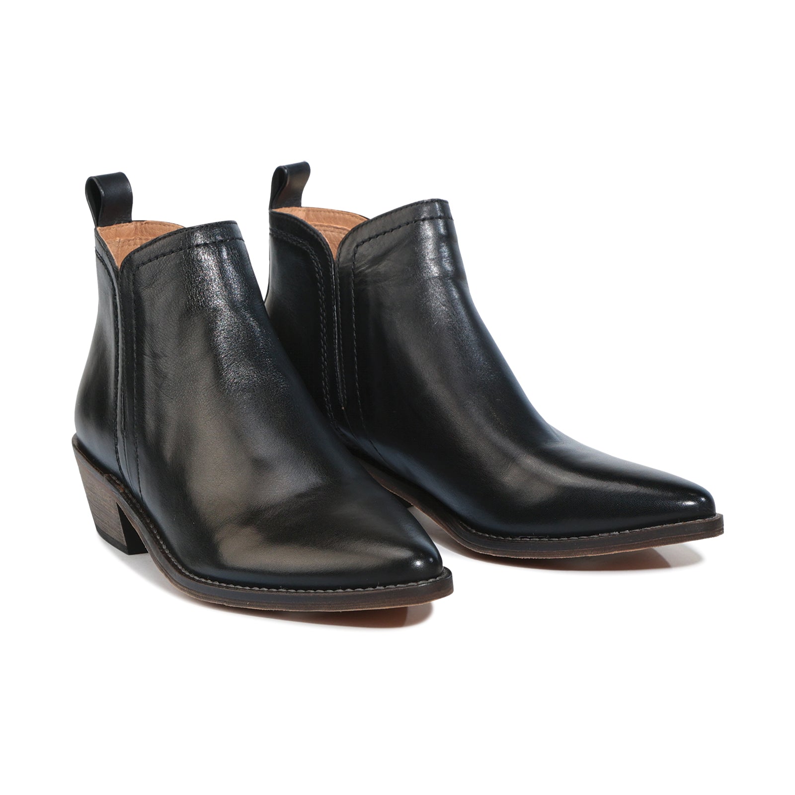 EOS Footwear - ZENN
#color_black