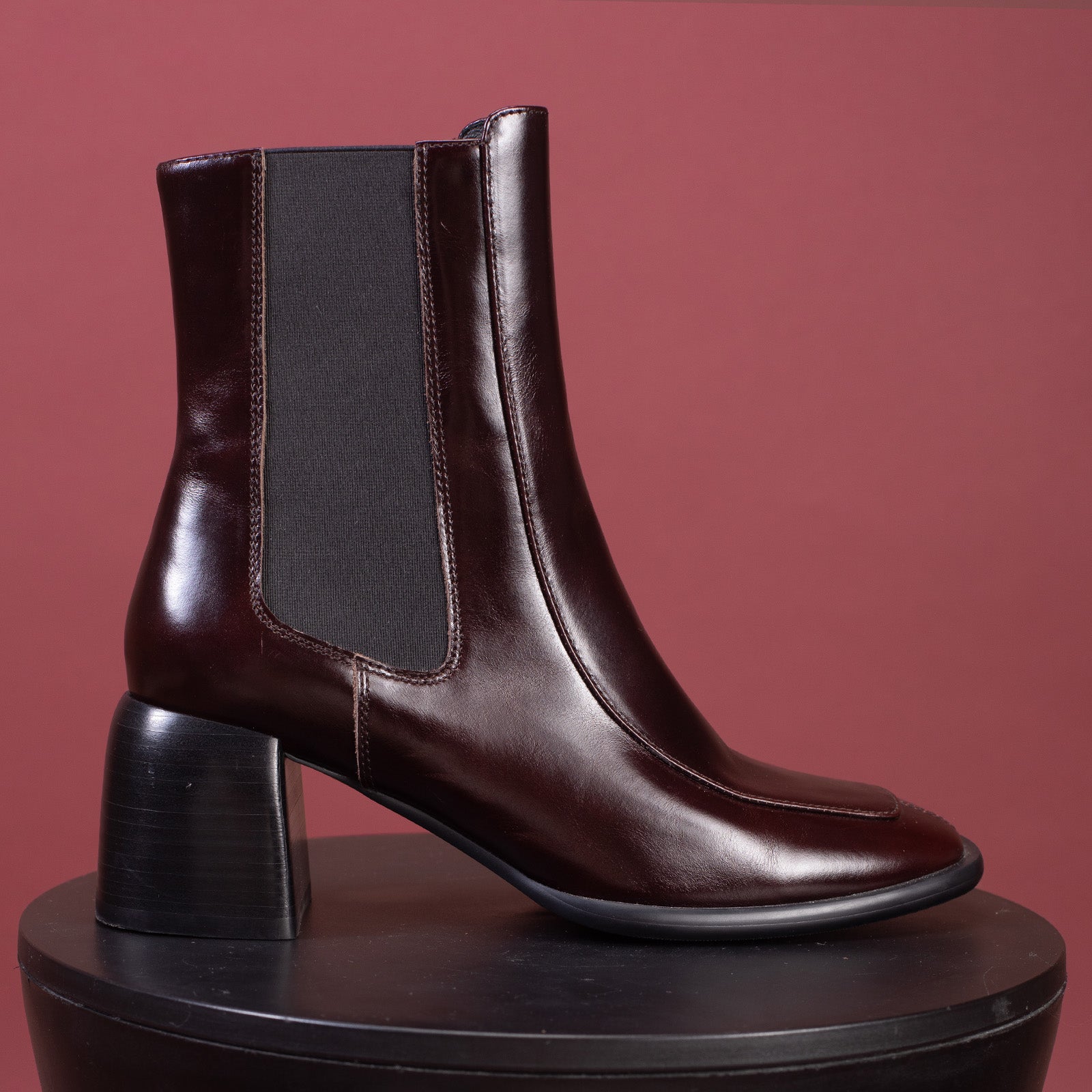 EOS Footwear - Charcoal
#color_chestnut