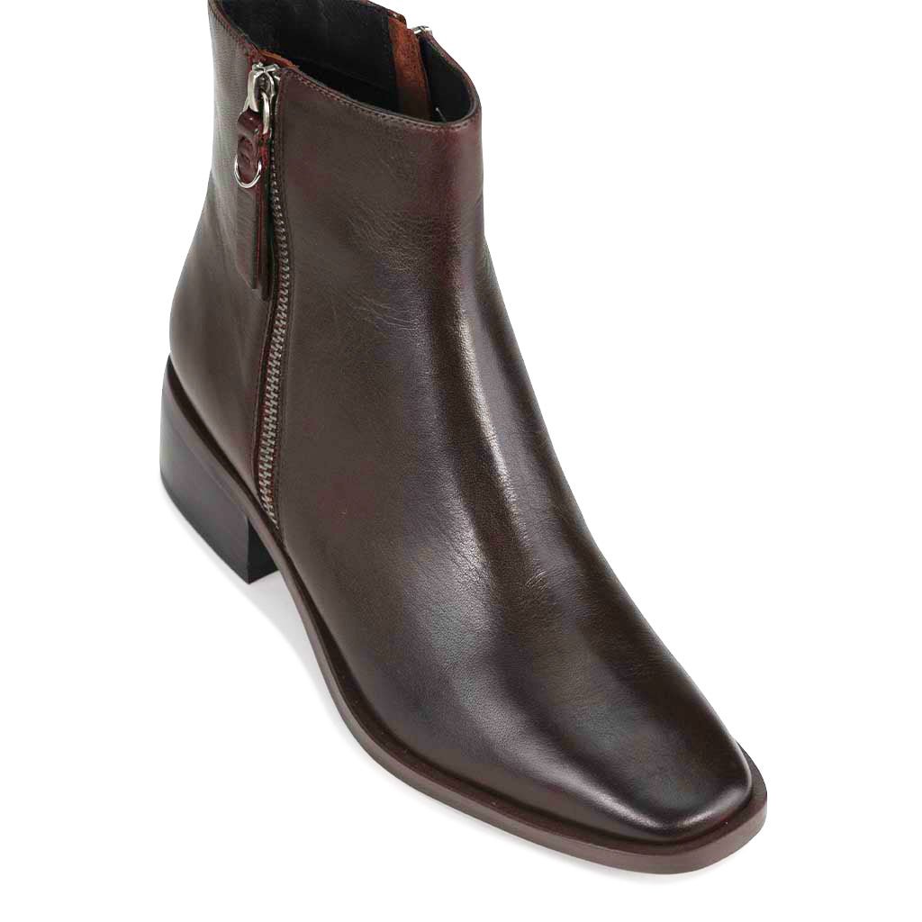 ALEKSI - EOS Footwear - #color_Chestnut