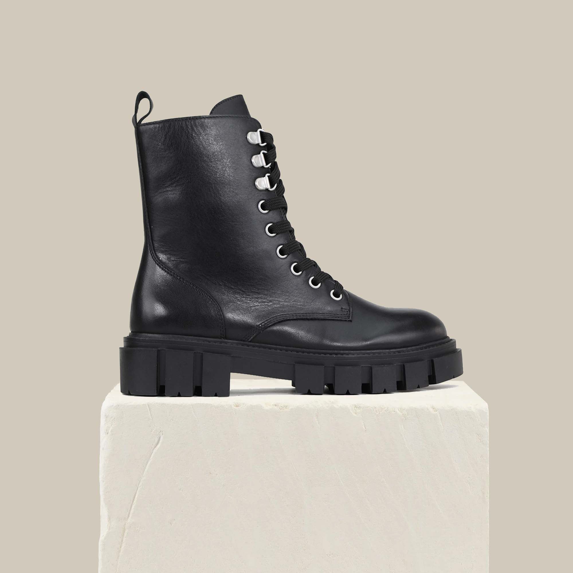 FEATURE - EOS Footwear - #color_Black