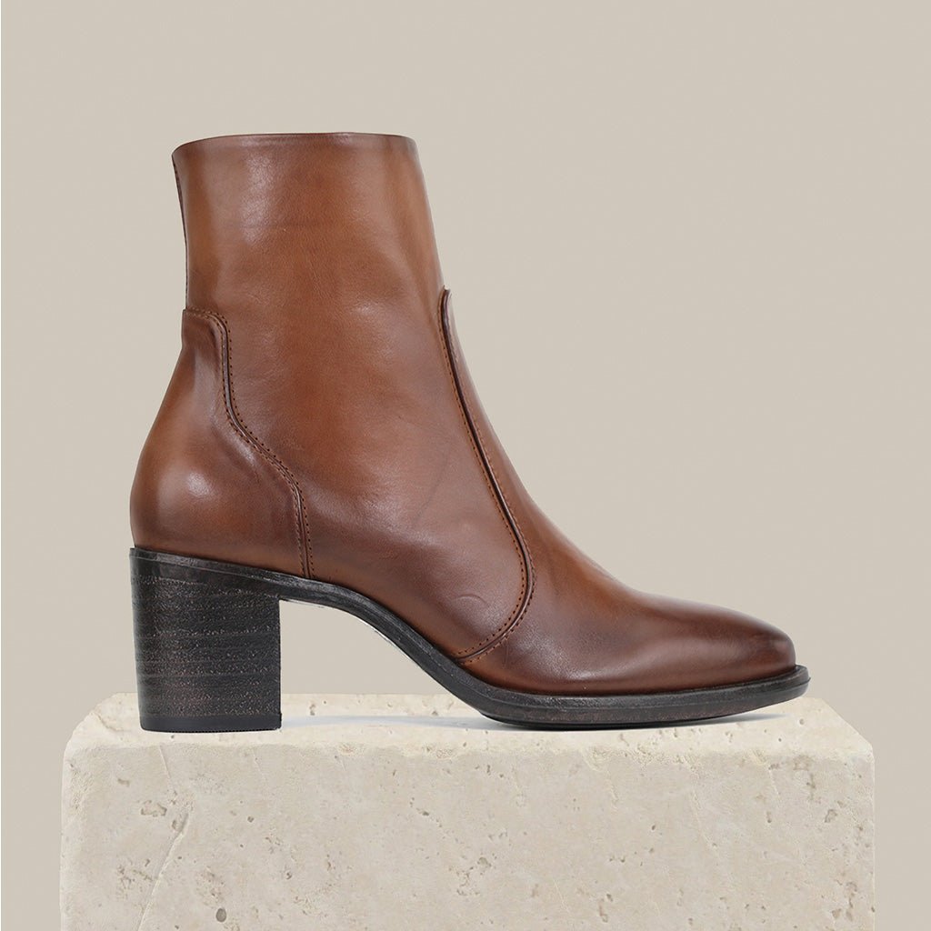 SEADA - EOS Footwear - Ankle Boots #color_Brandy