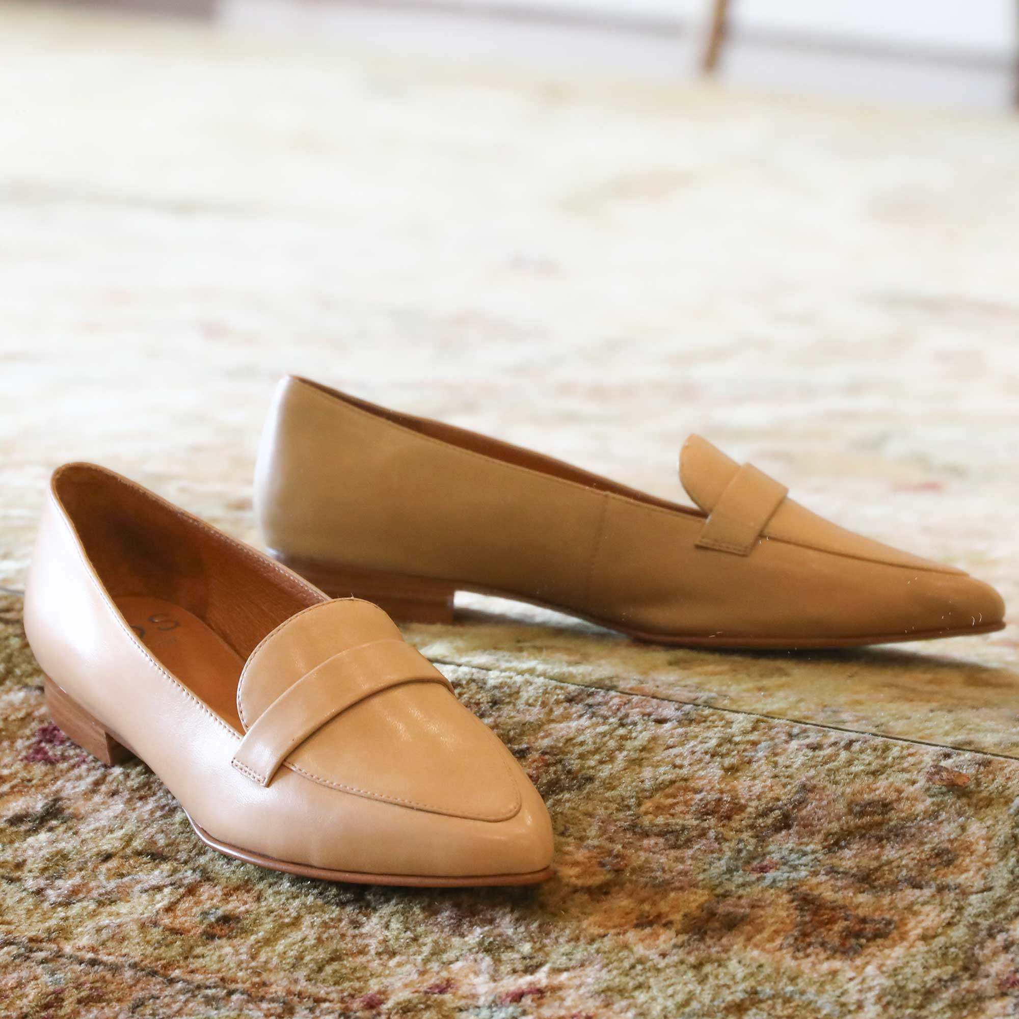 EMIKA - EOS Footwear - Loafers #color_Black