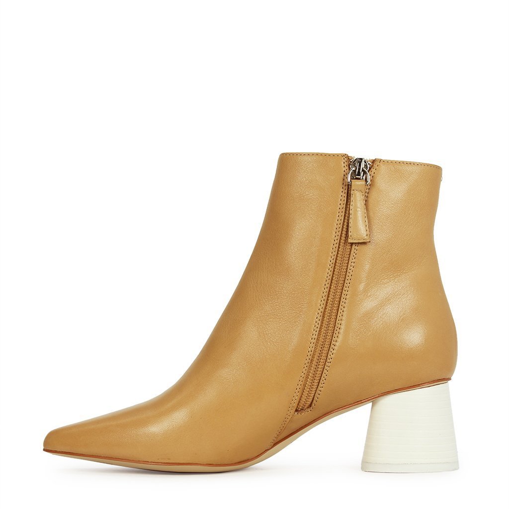 HALLIS1 - EOS Footwear - Ankle Boots #color_Tan