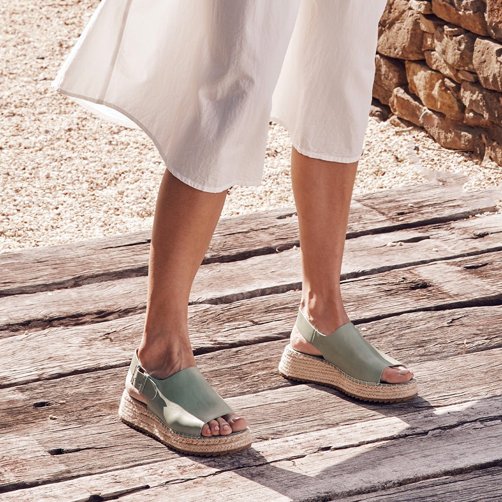 LAROS - EOS Footwear - Espadrilles #color_Basil