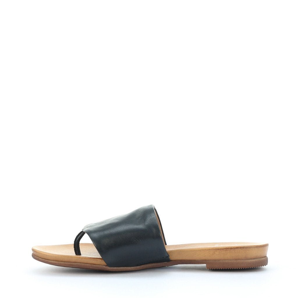 LAST - EOS Footwear - Slides #color_Black