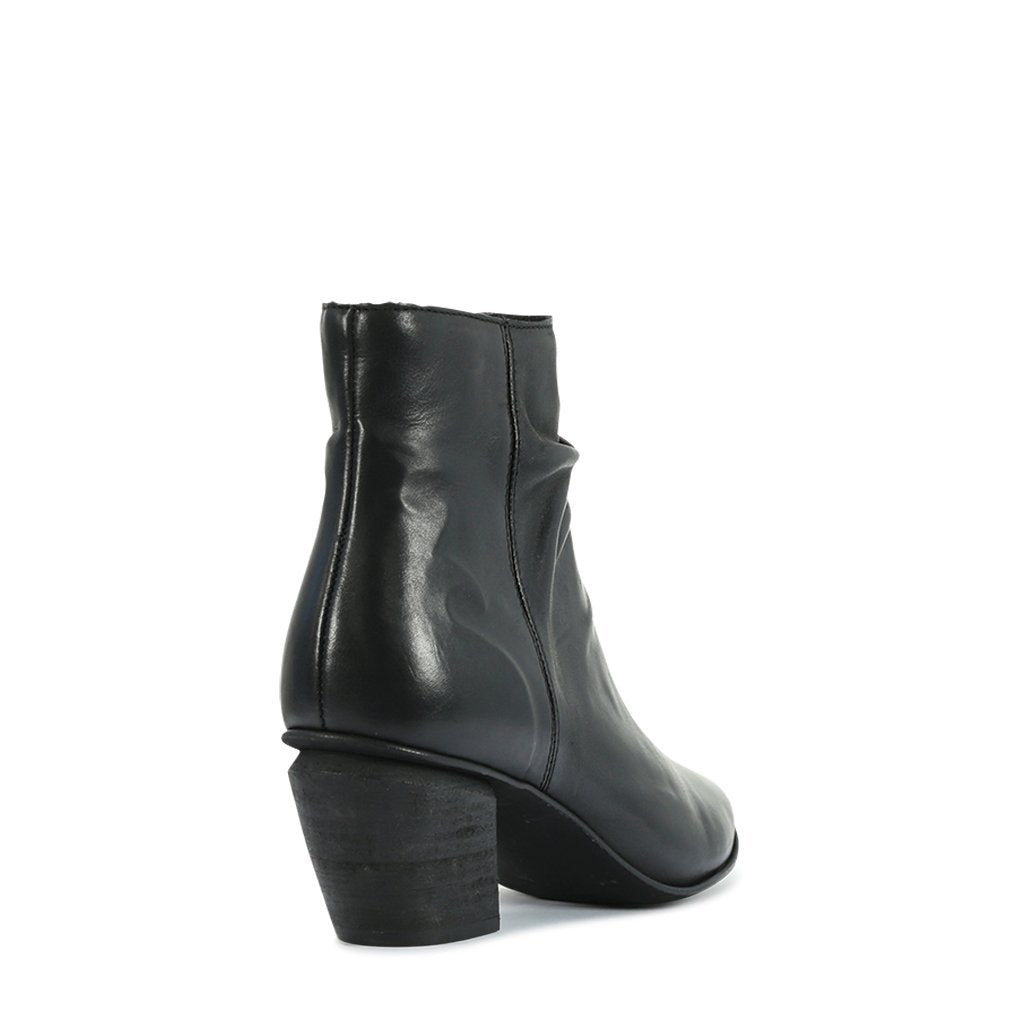 NORTON - EOS Footwear - Ankle Boots #color_Black