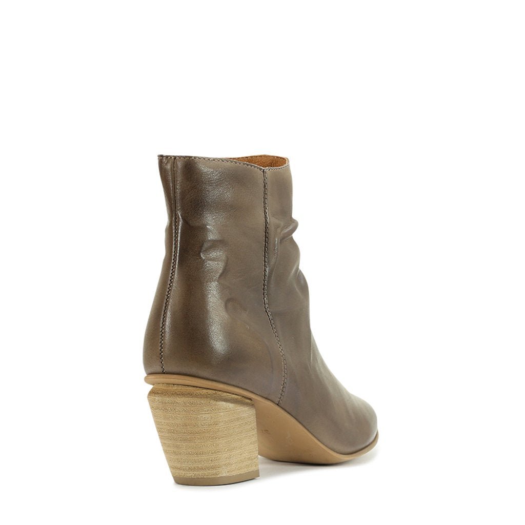 NORTON - EOS Footwear - Ankle Boots #color_Kangaroo