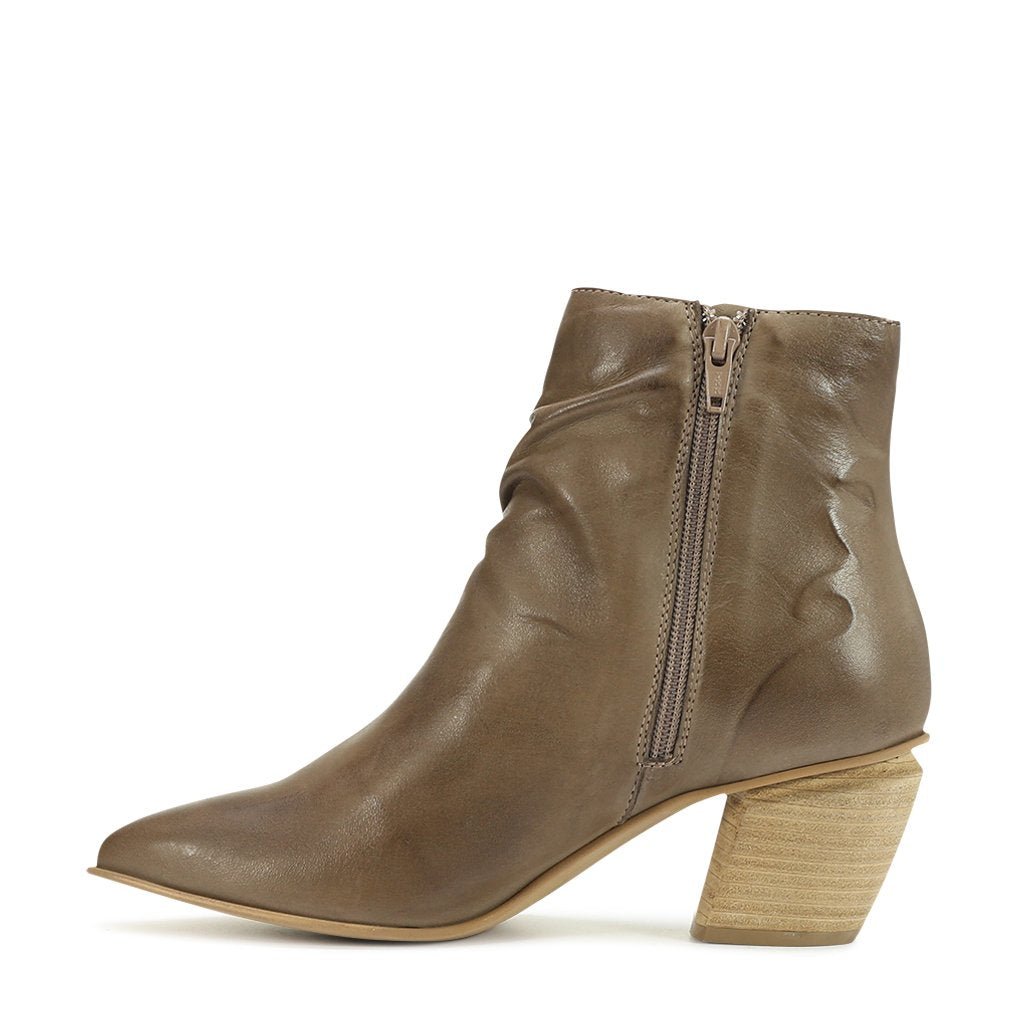 NORTON - EOS Footwear - Ankle Boots #color_Kangaroo