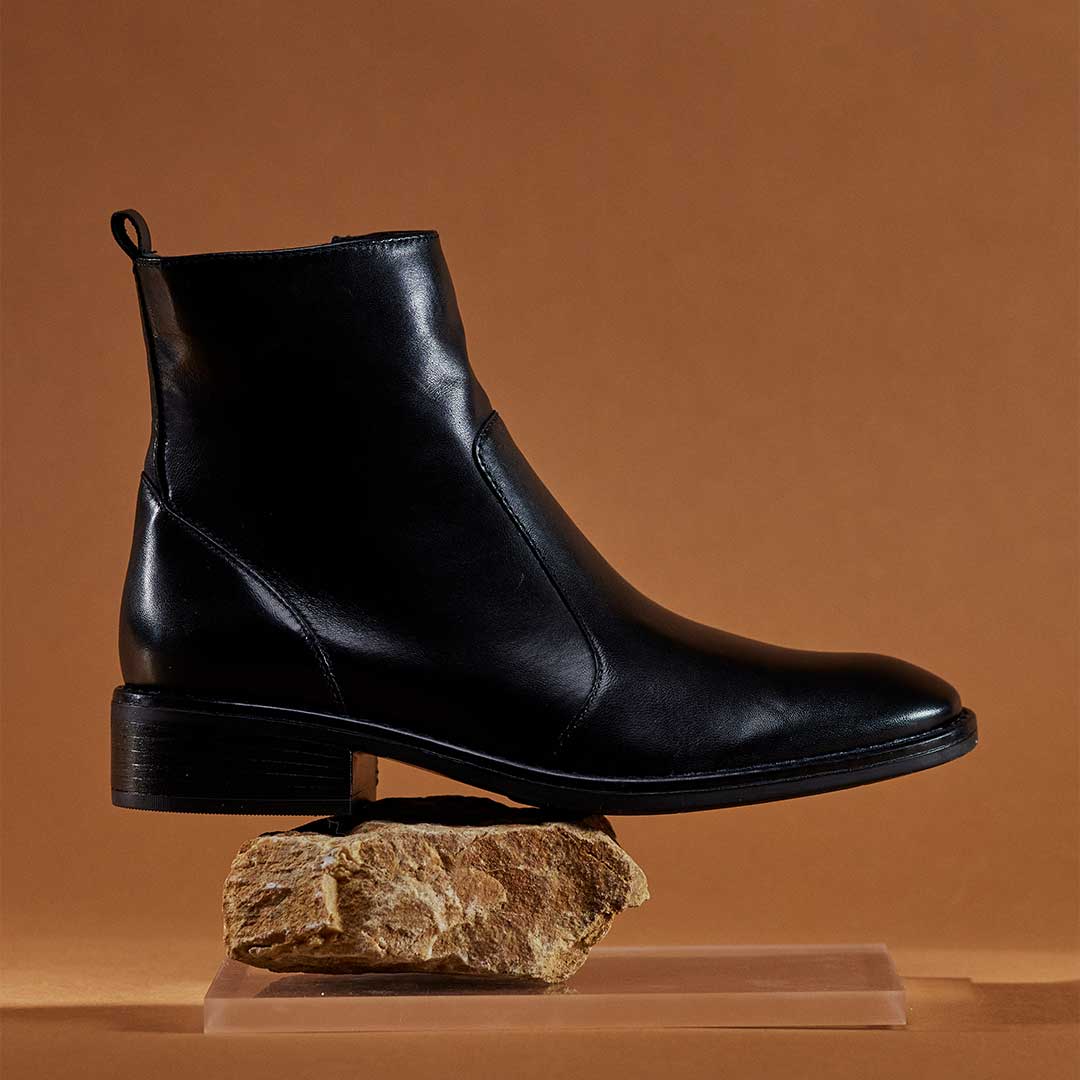 SELINE - EOS Footwear - Ankle Boots #color_Black