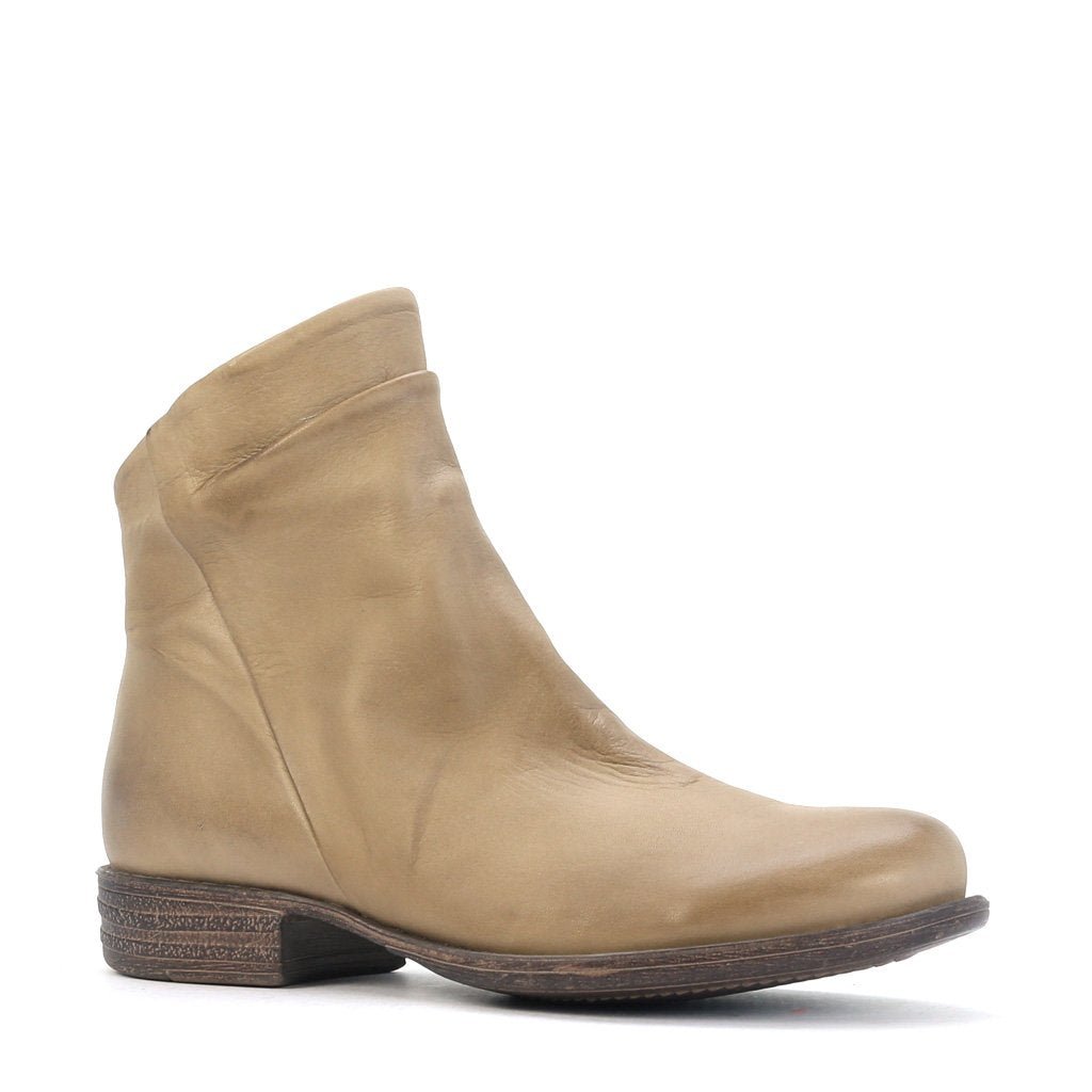 WILDER - EOS Footwear - Ankle Boots #color_Brandy