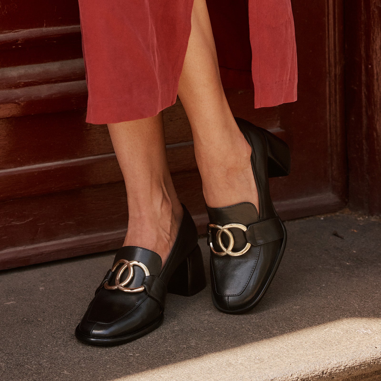 EOS Footwear - EOS Footwear 
#color_black