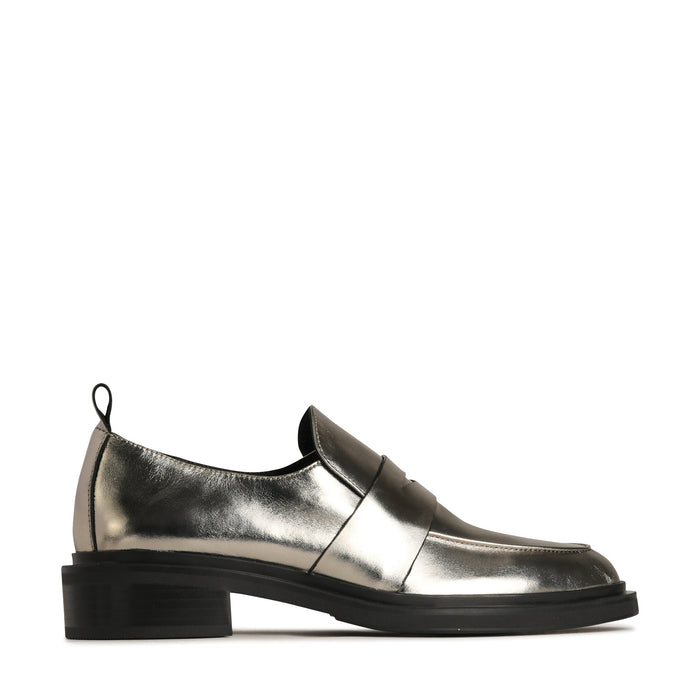EOS Leia Loafer Mahogany ￼