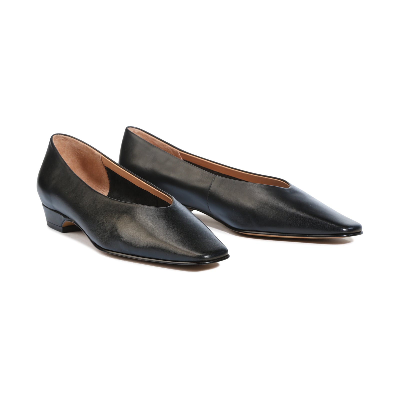 EOS Footwear Farin Leather pump in black
#color_Black