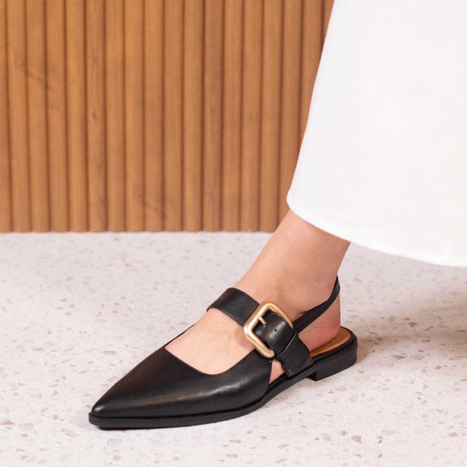 EOS Footwear - GOLDIE
 #Color_Black