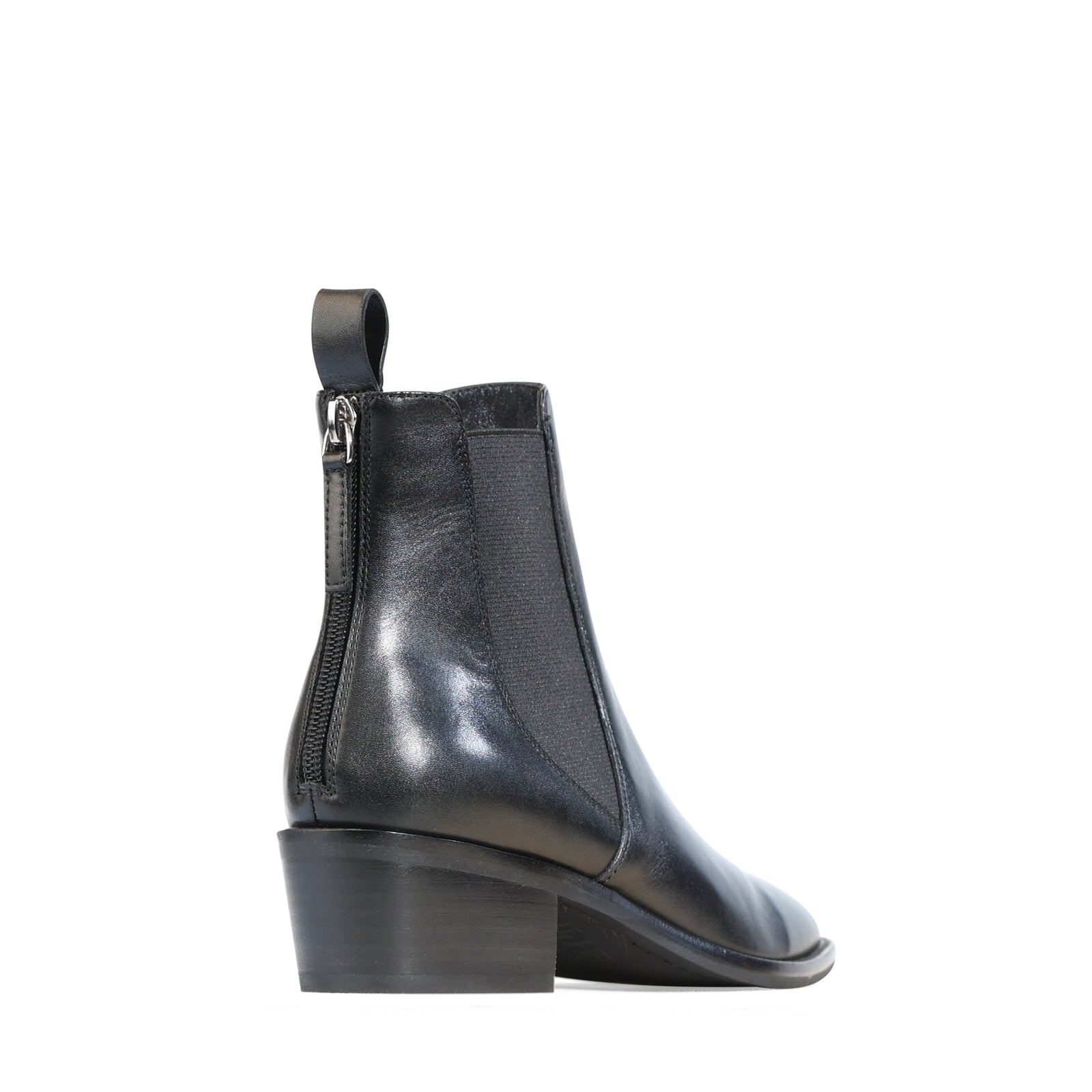 EOS Footwear - ILA
#color_black