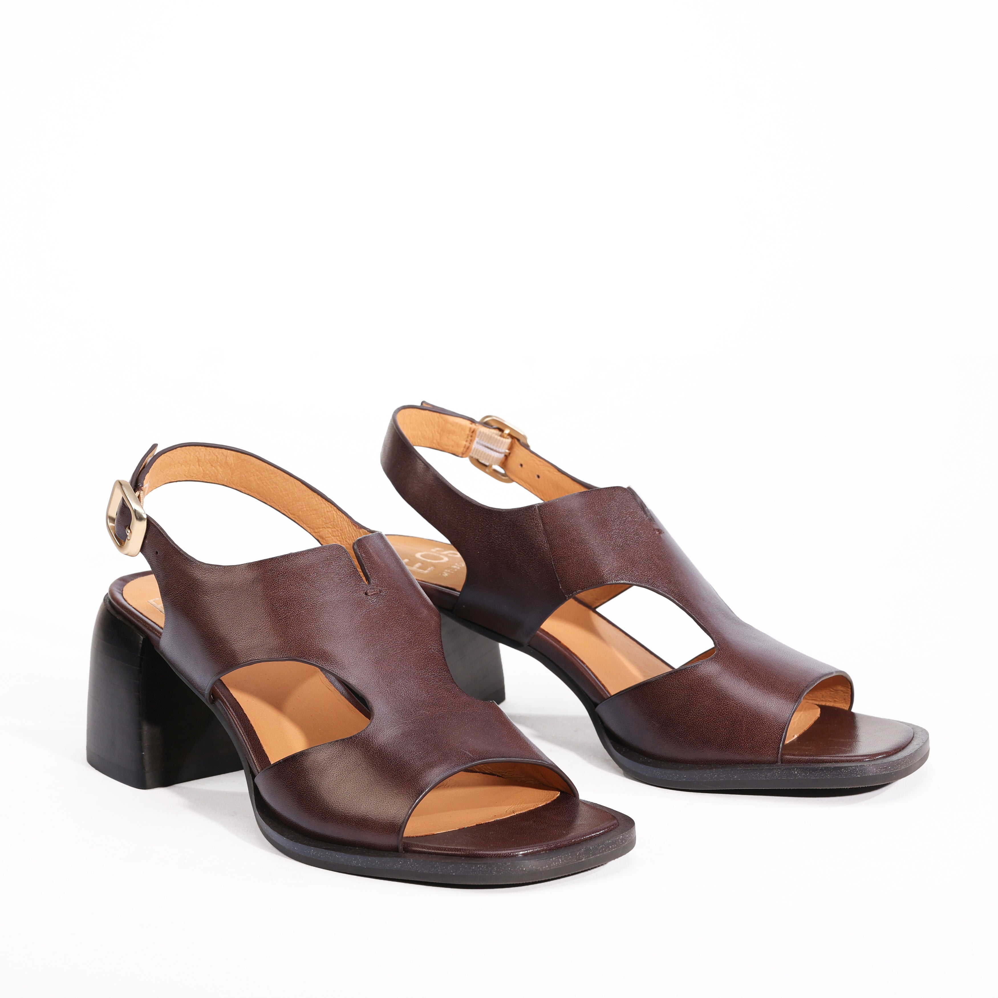 EOS Footwear - ISORA 
#color_chestnut