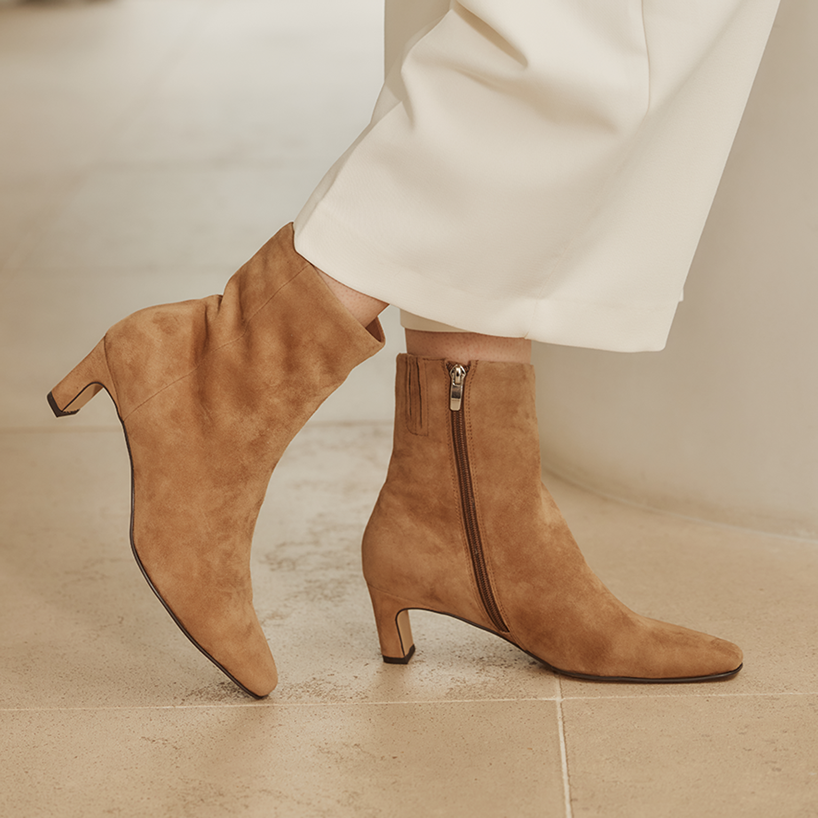 EOS Footwear - KITAN 
#color_almond-kidsuede