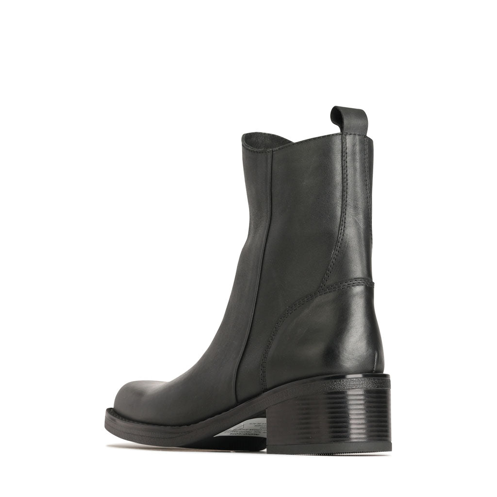PAMPAS LEATHER ANKLE BOOOTS