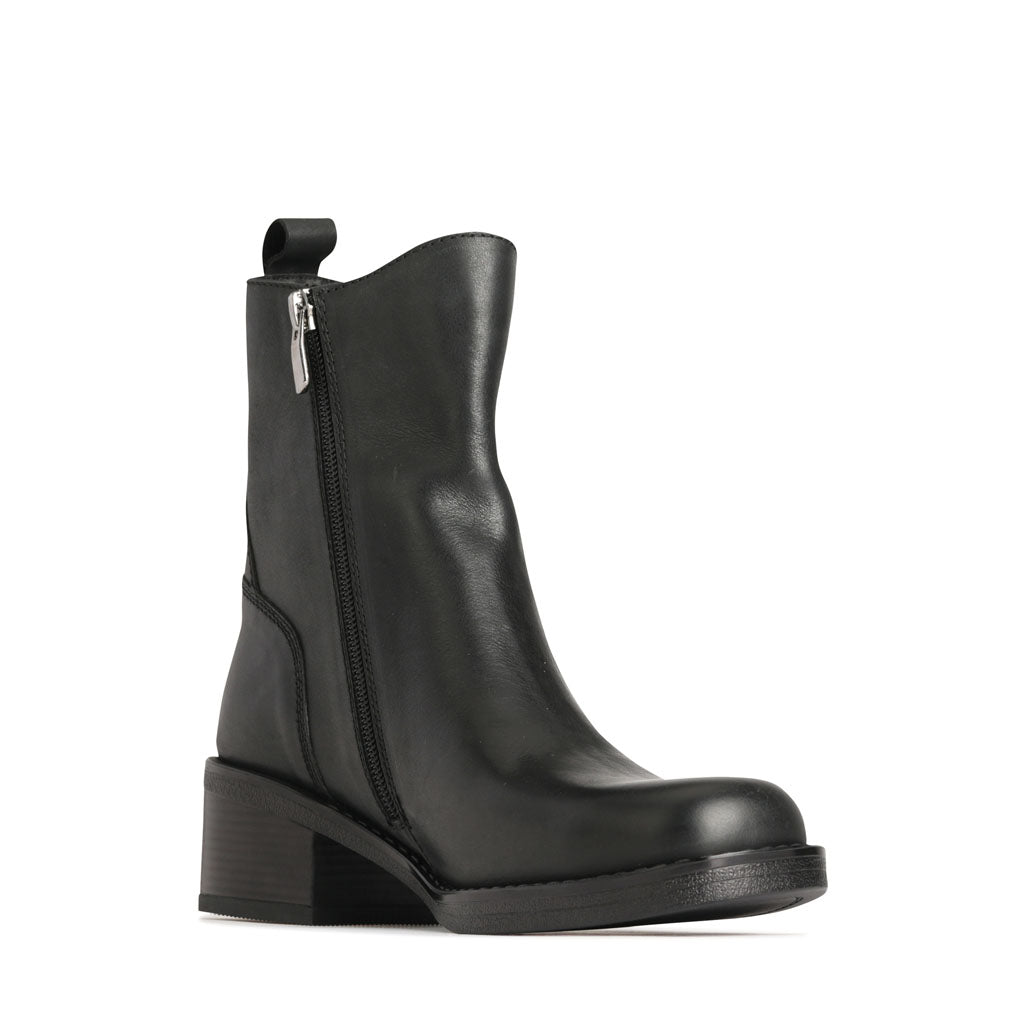 PAMPAS LEATHER ANKLE BOOOTS