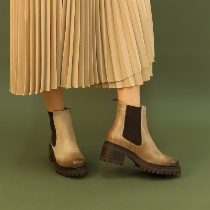 EOS Sunder | Women Chelsea Boots | Double elastic