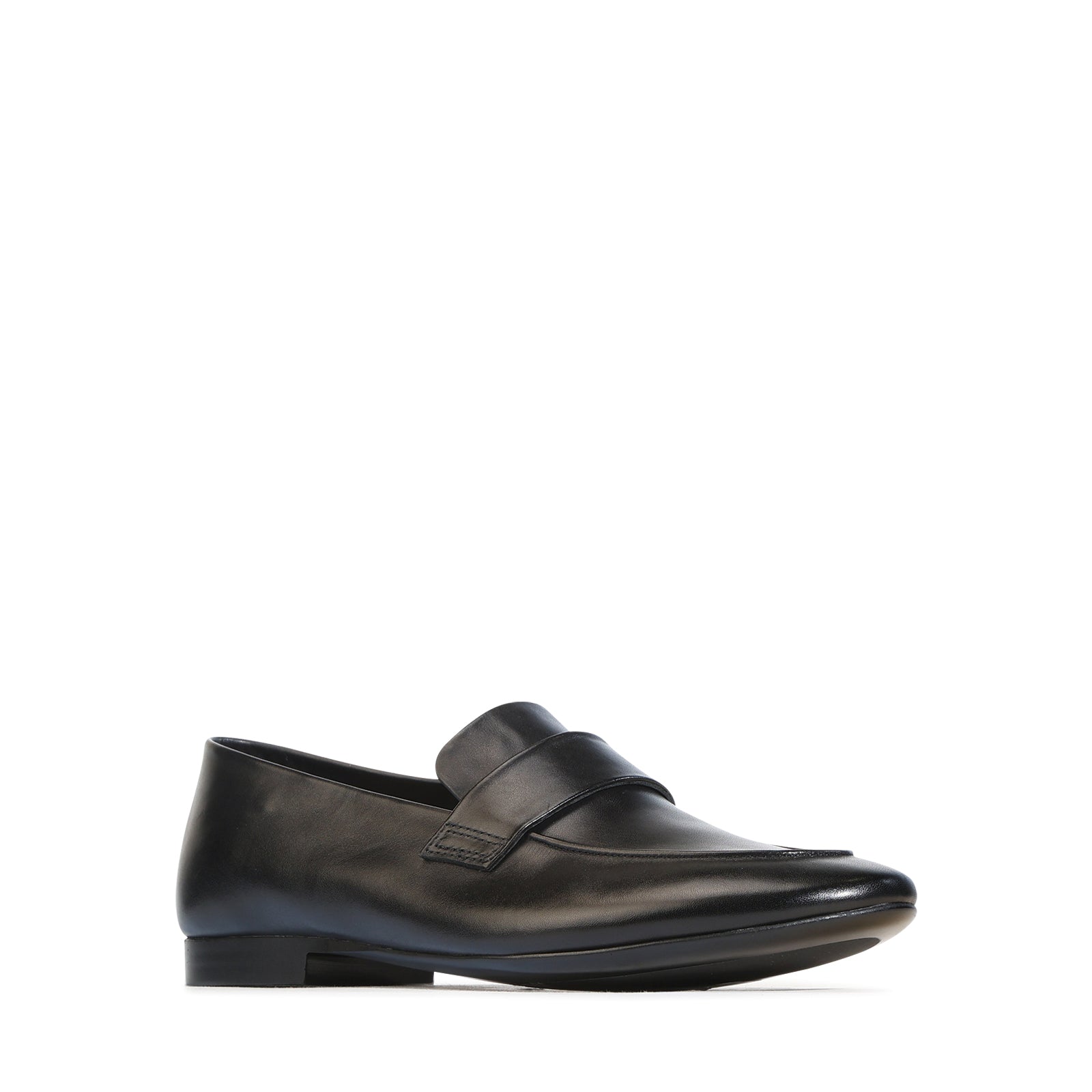 EOS Footwear Tenika Leather Loafer in black
#Color_black