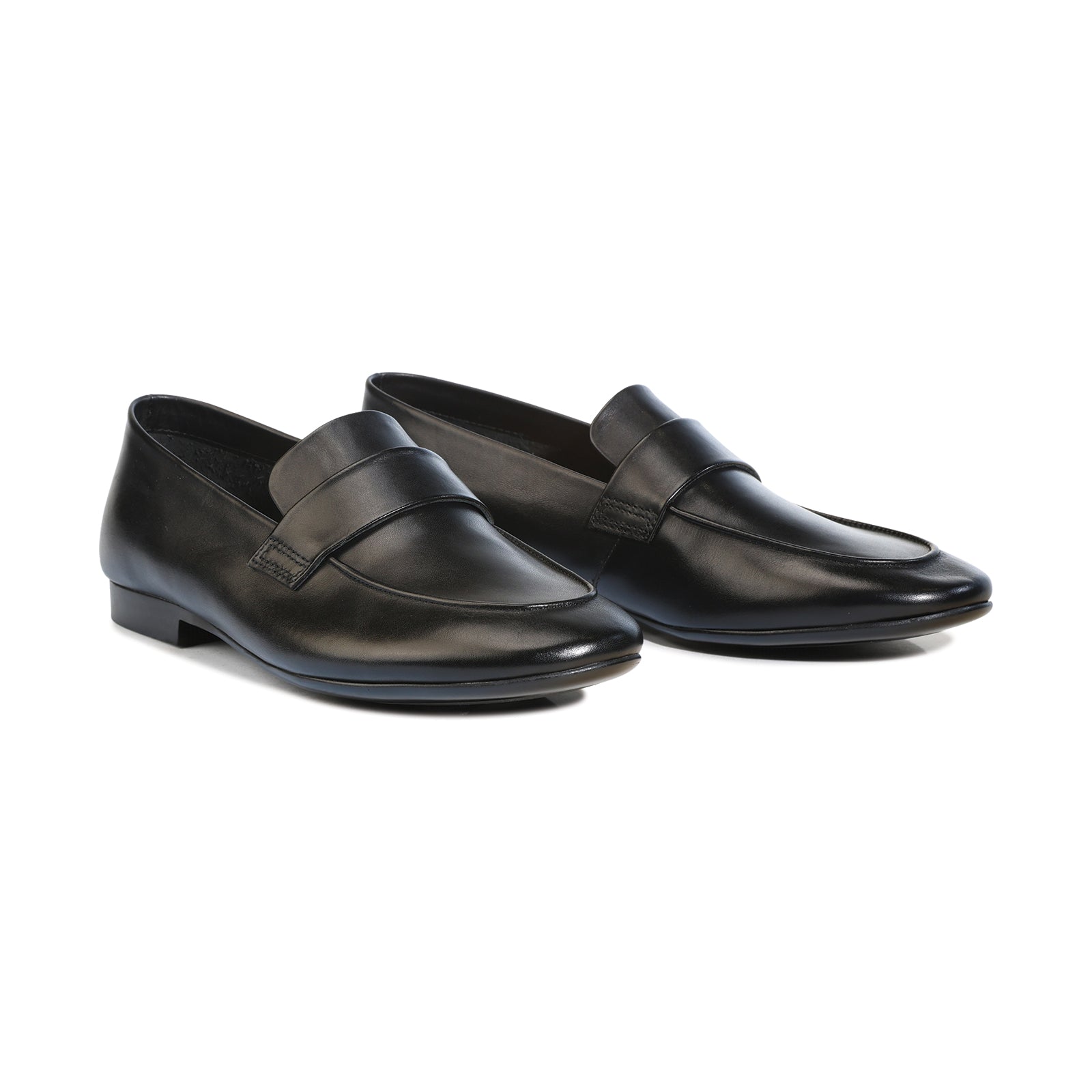 EOS Footwear Tenika Leather Loafer in black
#Color_black