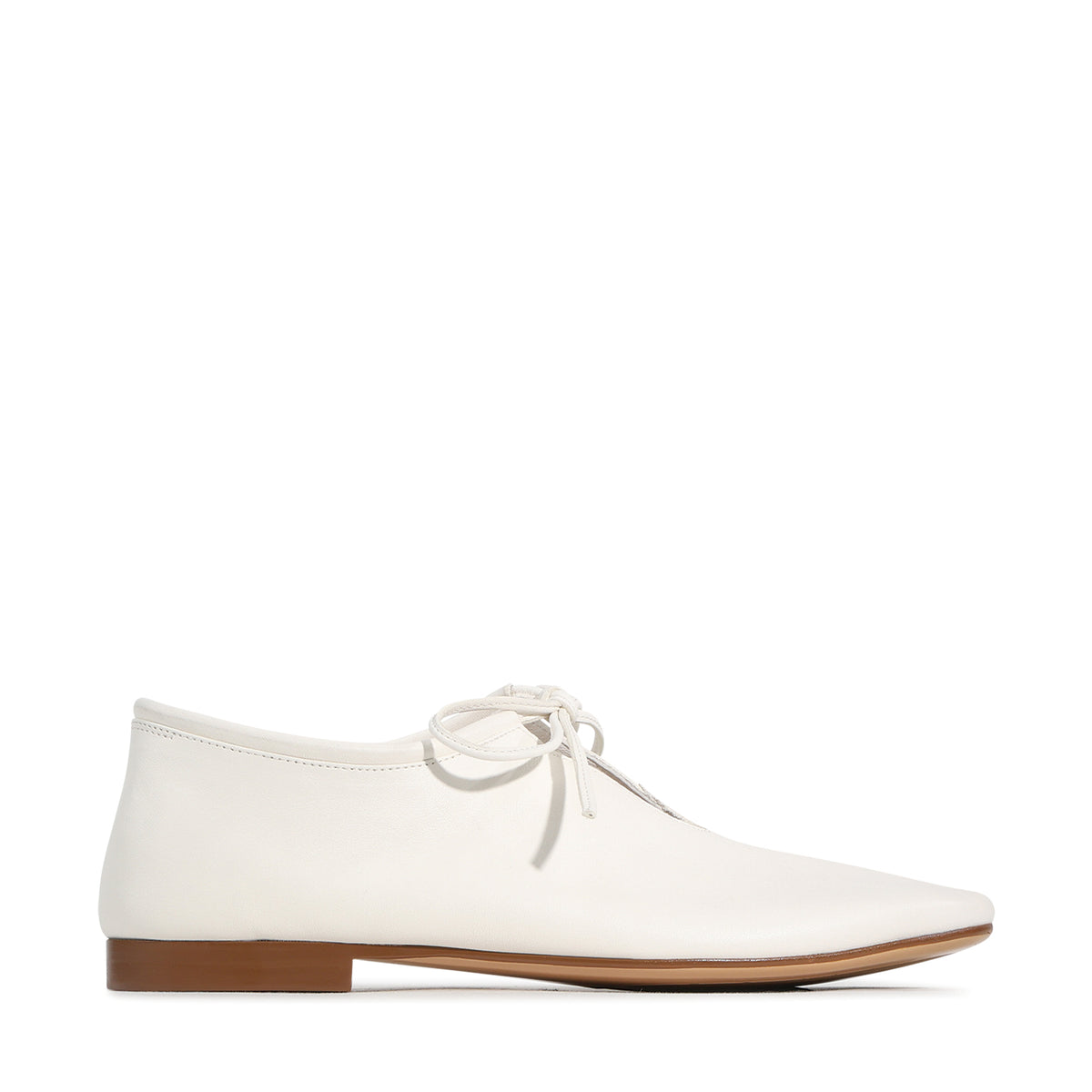 EOS Footwear Tenisha Leather Flat in off-white
#Color_off-white