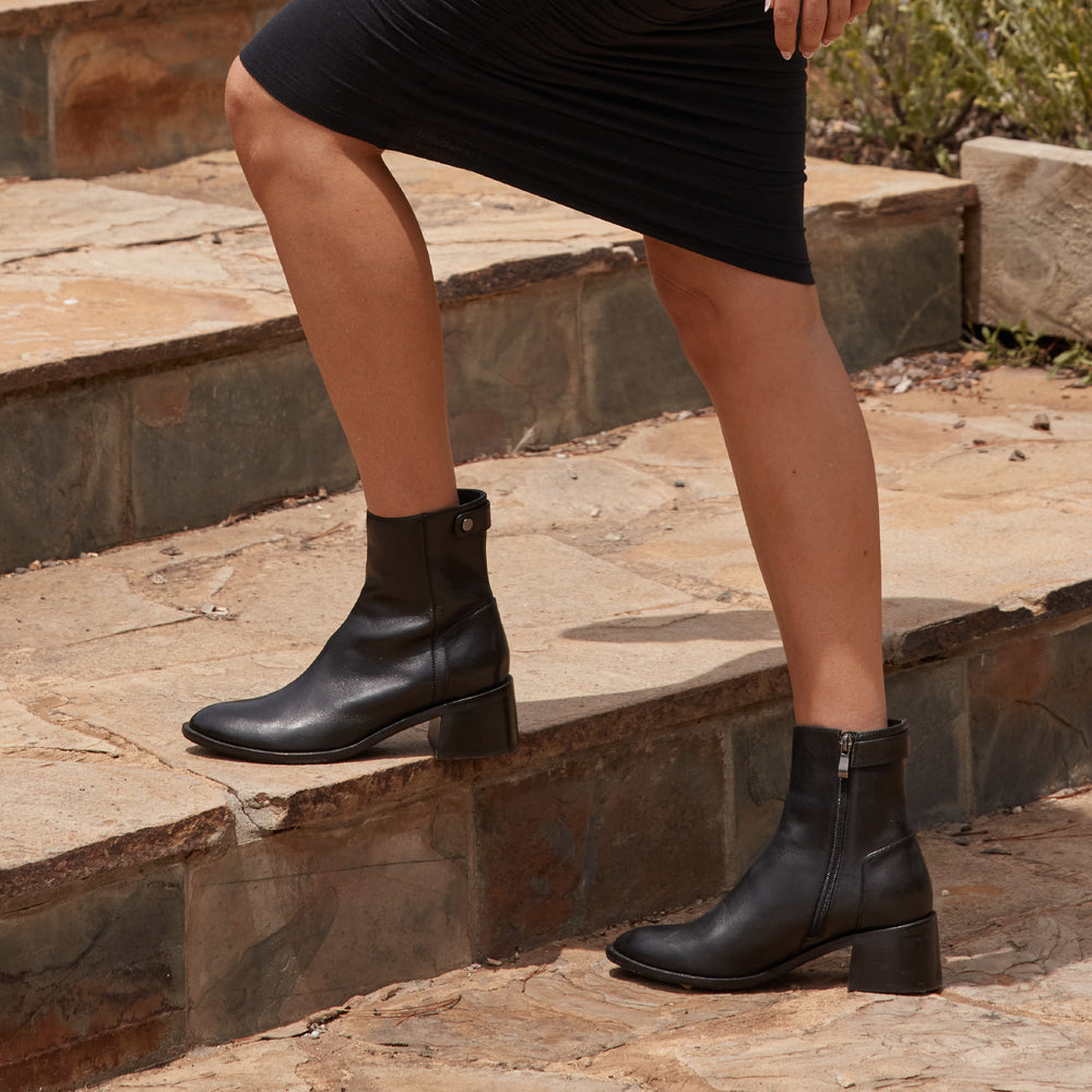 EOS Wyome | Women Ankle Boots | Inside Zip Full Stitched Leather Rand