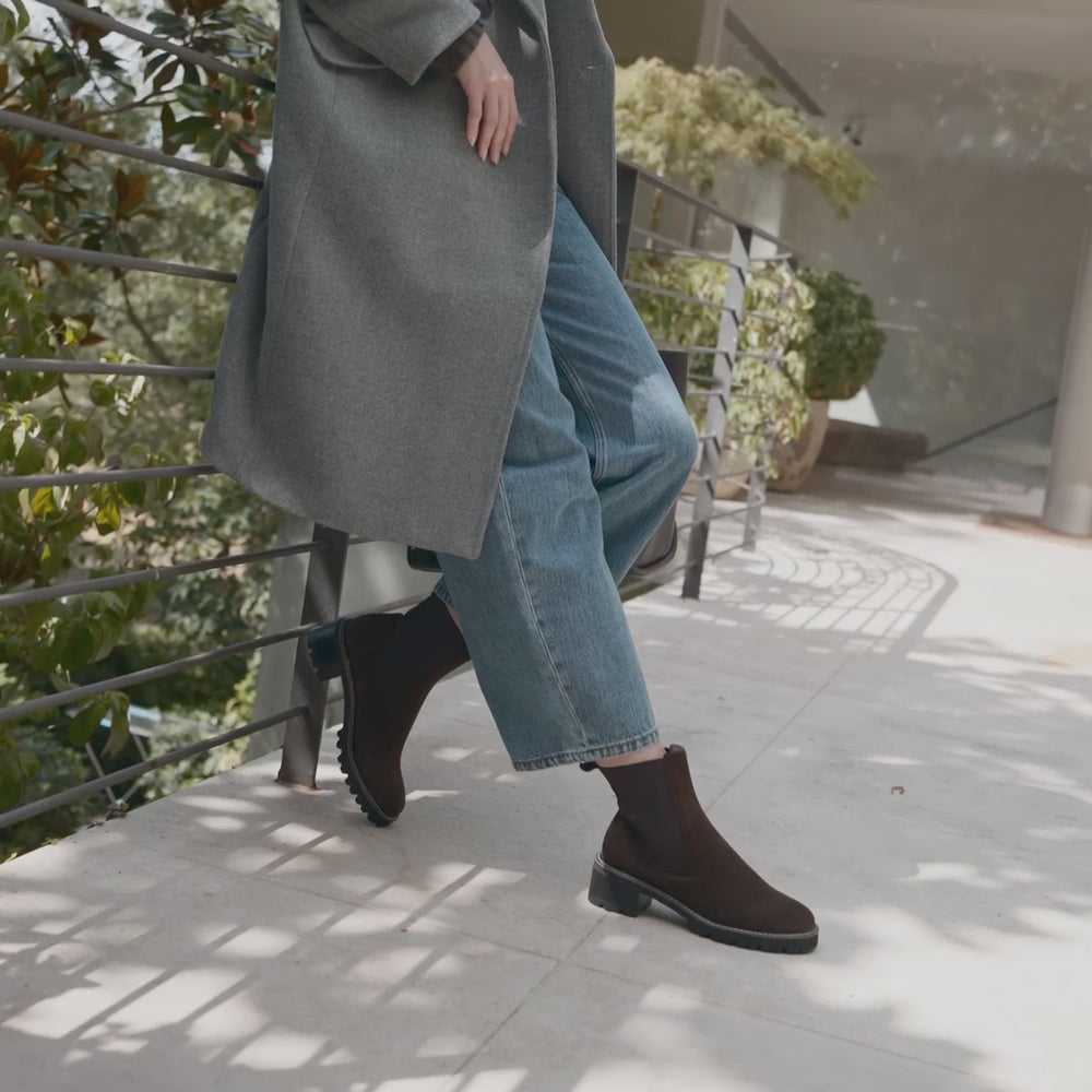 EOS Linear | Women Chelsea Boots | Elastic Gusset Bold Design