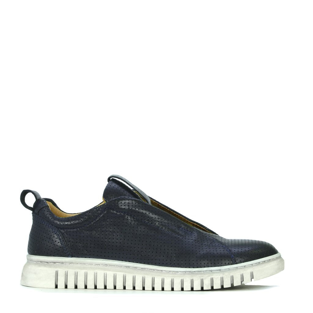 CLAIRIE - EOS Footwear - Sneakers #color_navy
