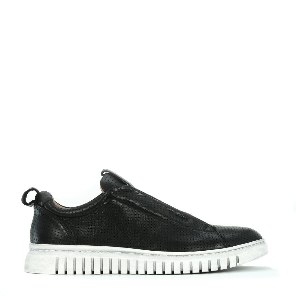 CLAIRIE - EOS Footwear - Sneakers #color_Black