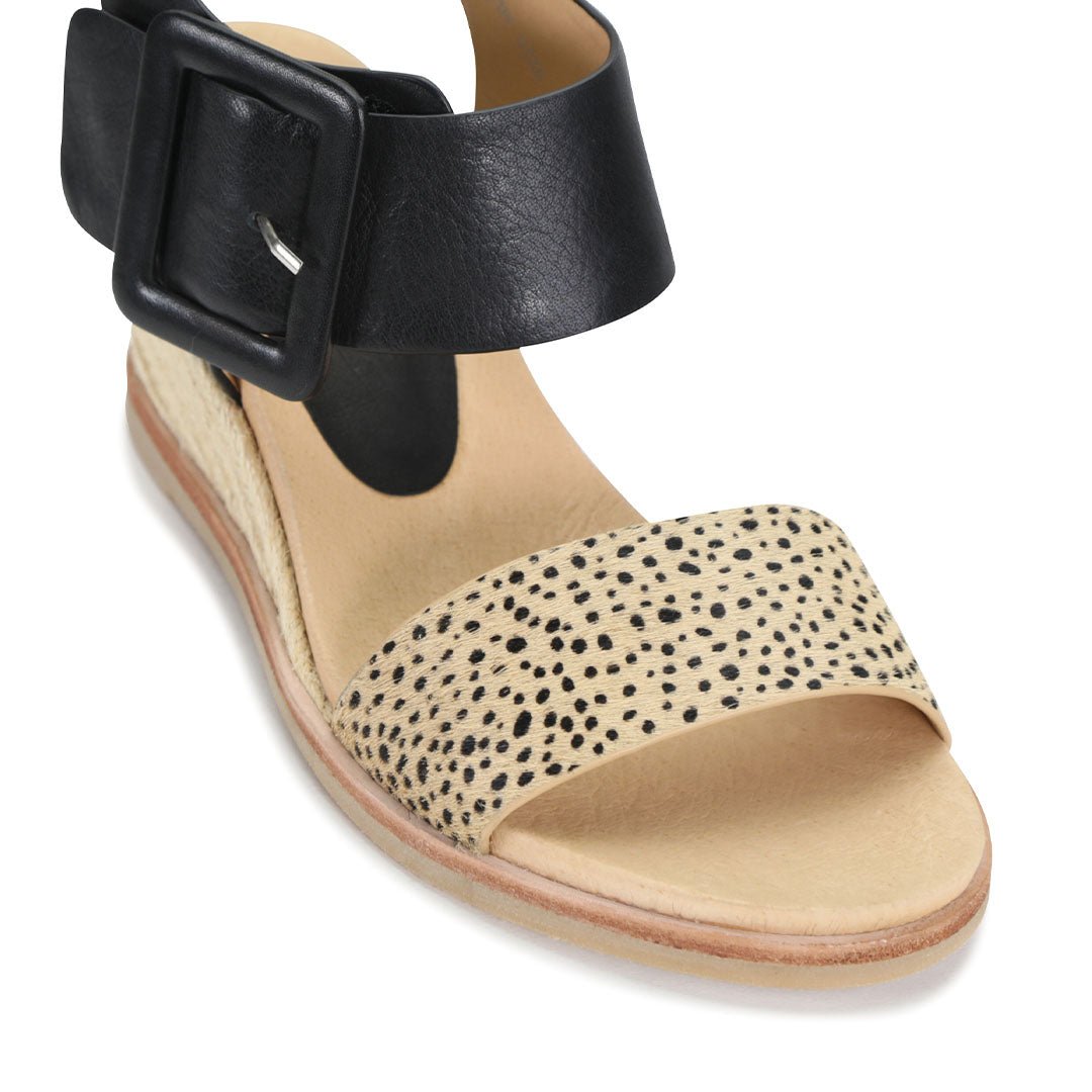 EMPATHY - EOS Footwear - Espadrilles #color_black/tan