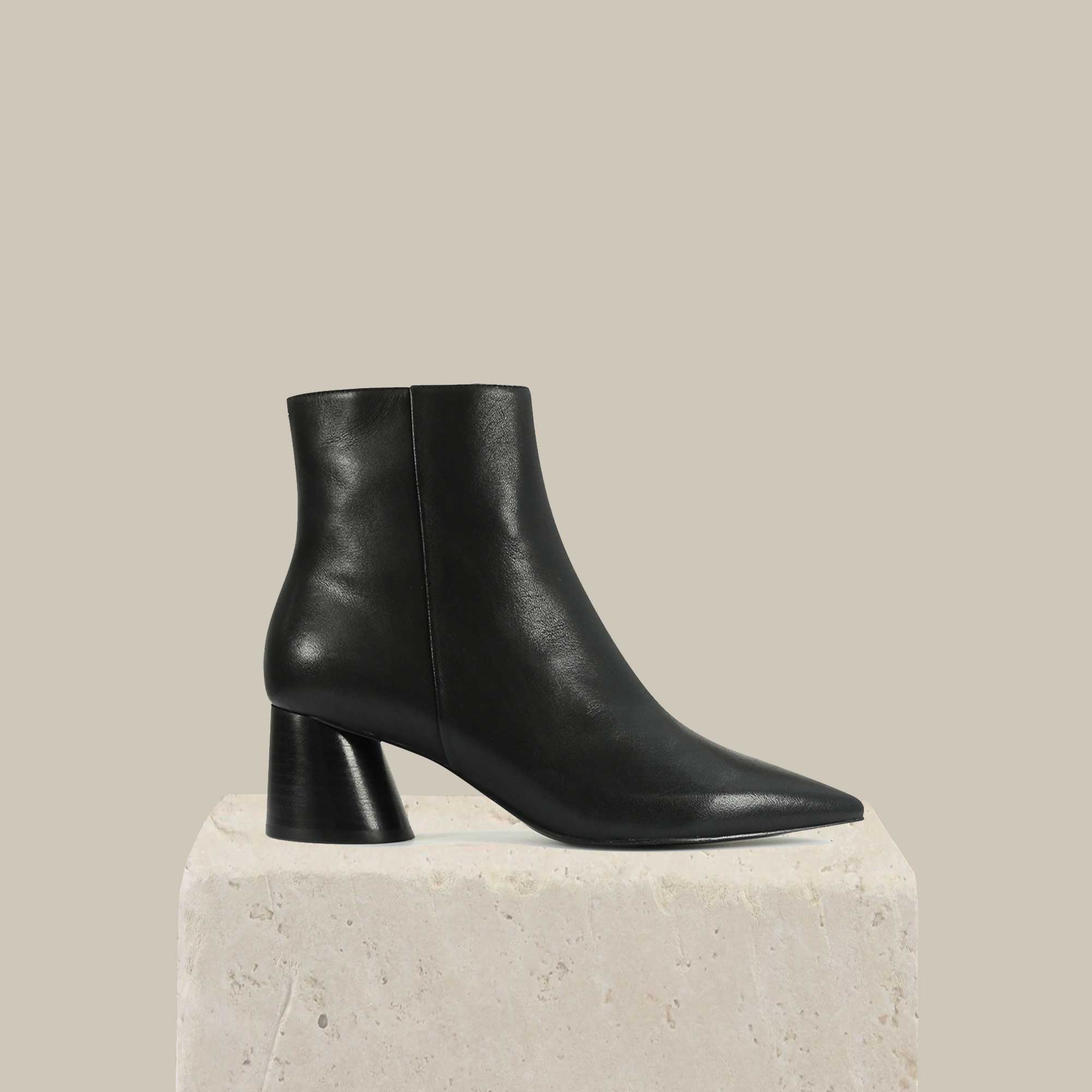HALLIS - EOS Footwear - Ankle Boots #color_black