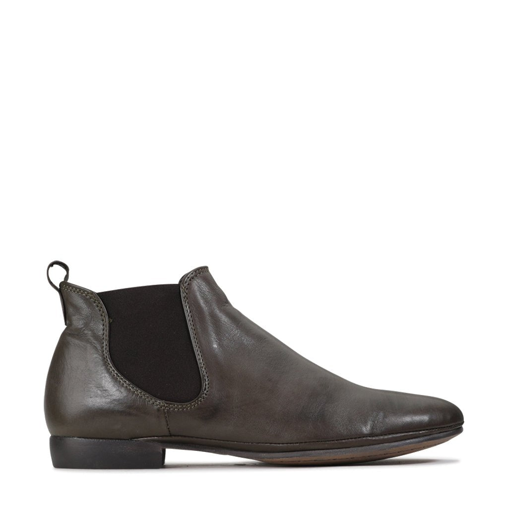NILA - EOS Footwear - Chelsea Boots #color_Taupe